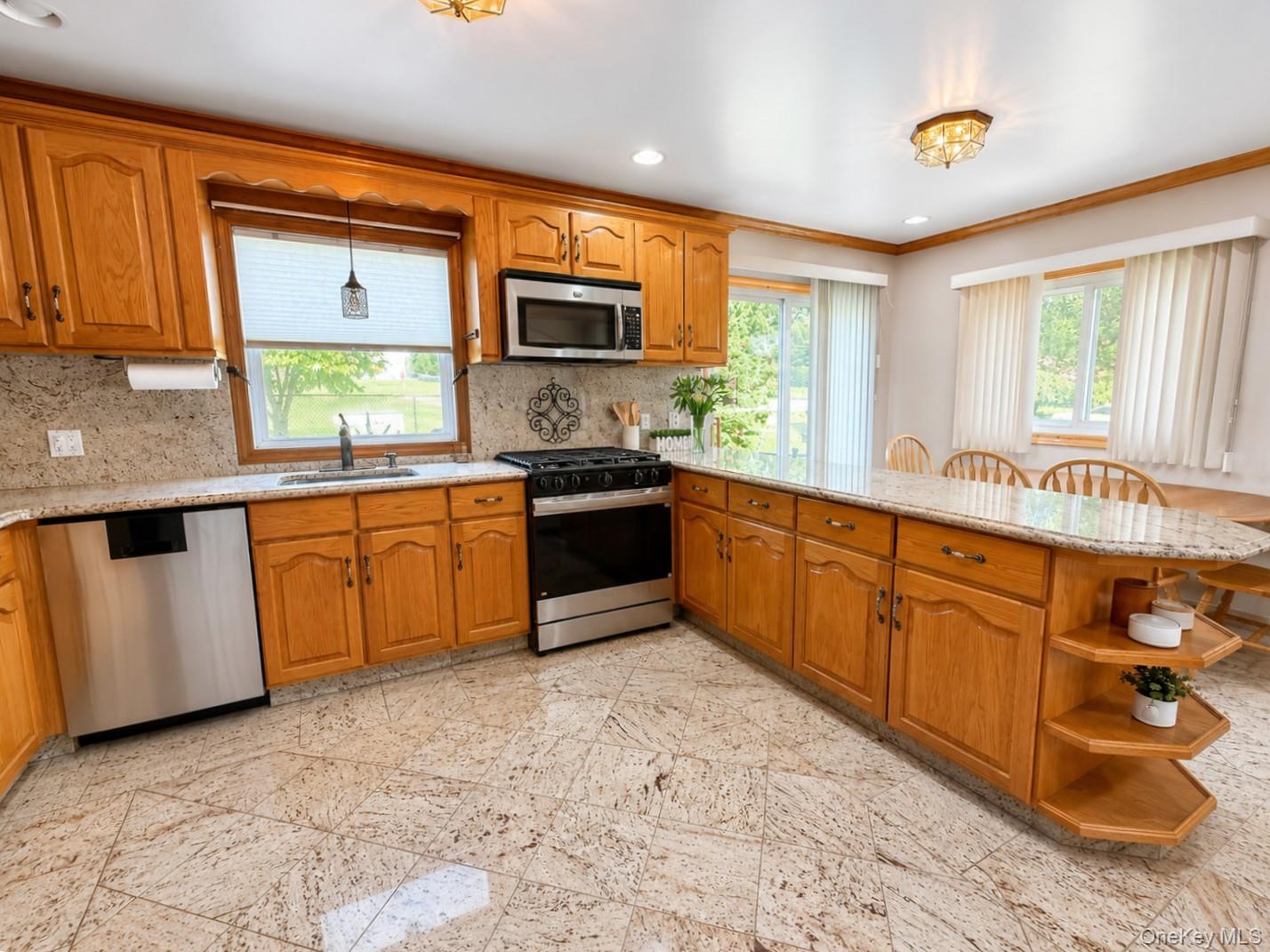 688 Pleasantview Court – For Sale photo 13