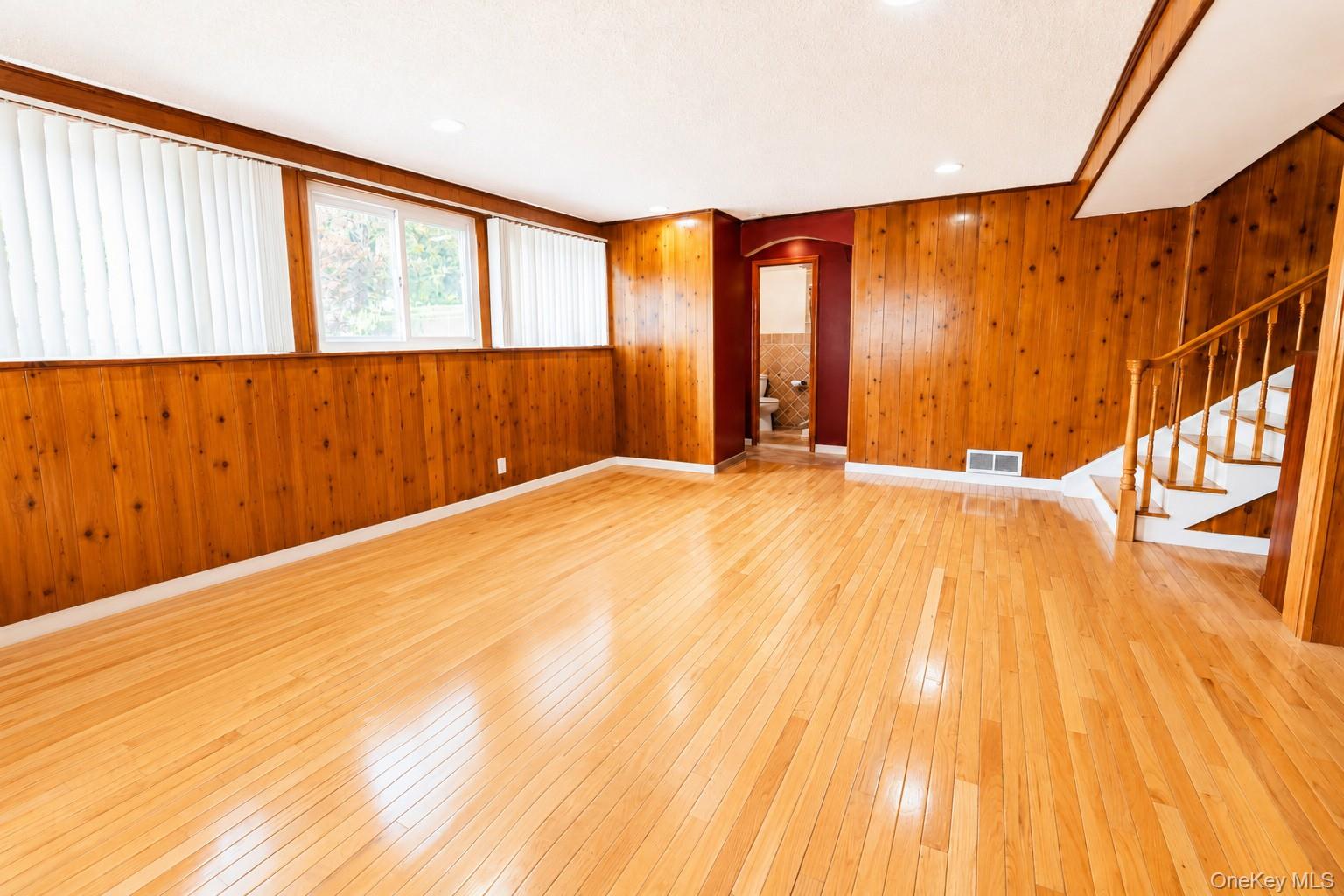 688 Pleasantview Court – For Sale photo 23