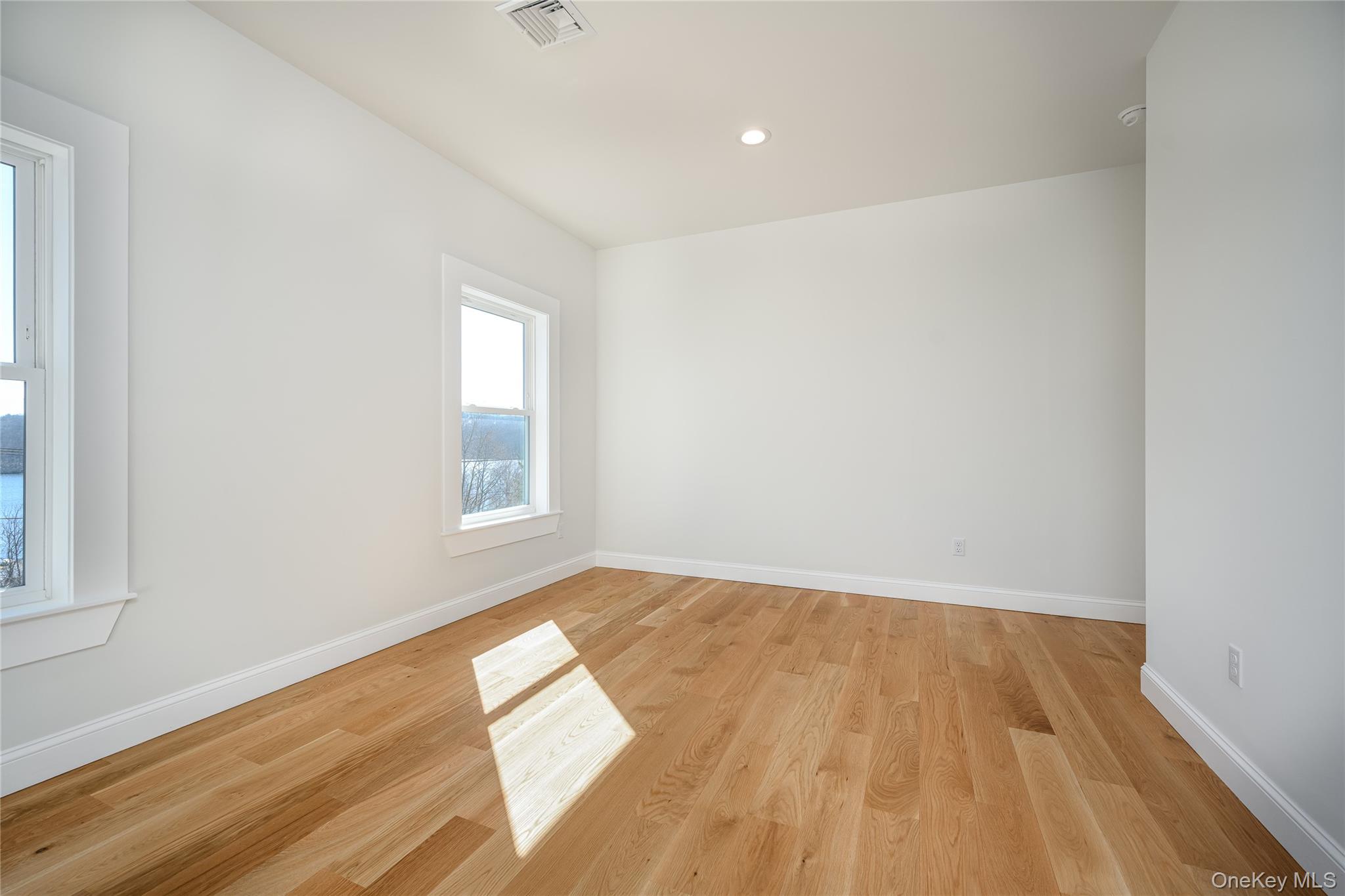 133 W Mombasha Road – For Sale photo 41