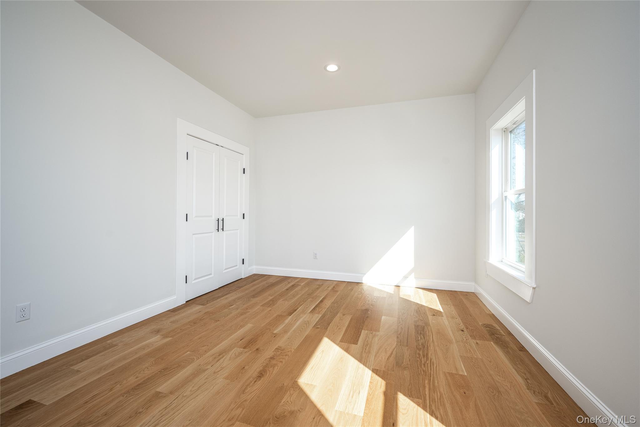 133 W Mombasha Road – For Sale photo 38