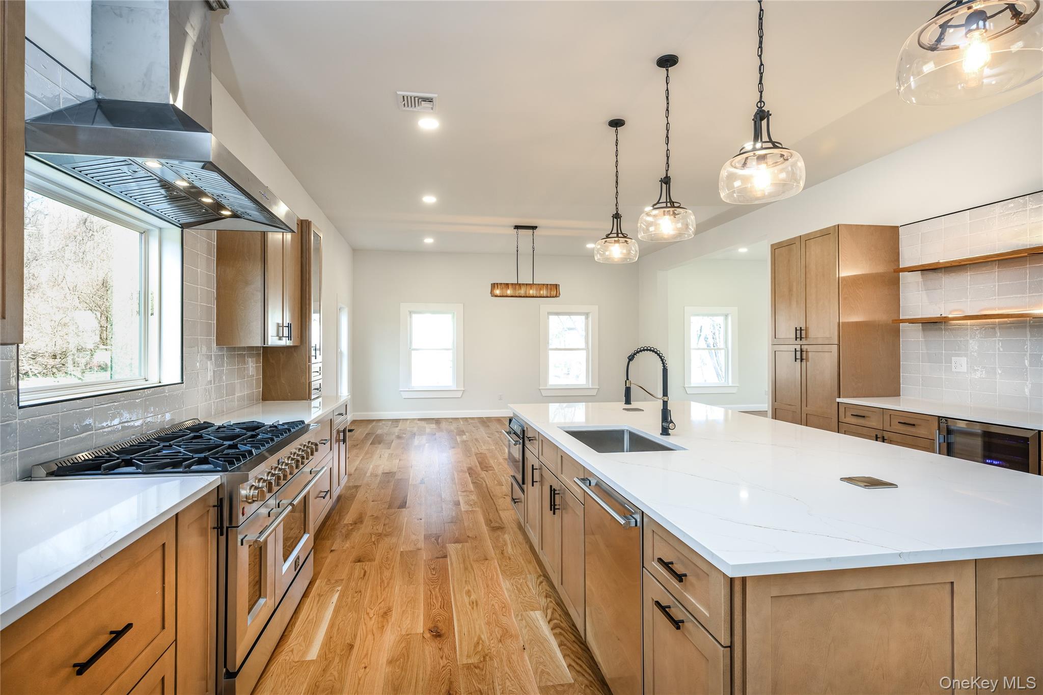 133 W Mombasha Road – For Sale photo 11