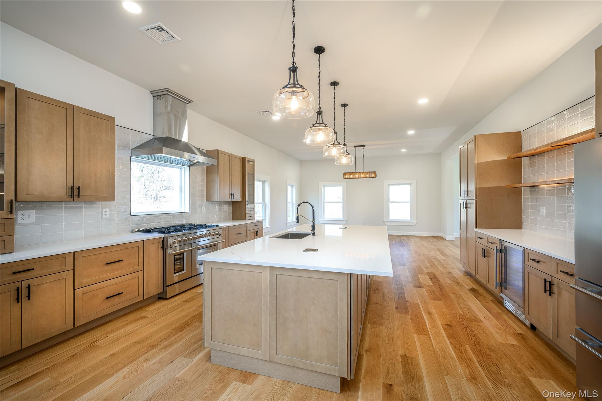 133 W Mombasha Road – For Sale photo 10