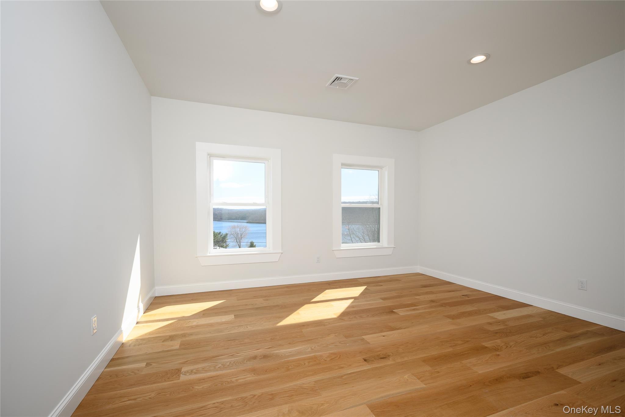 133 W Mombasha Road – For Sale photo 42