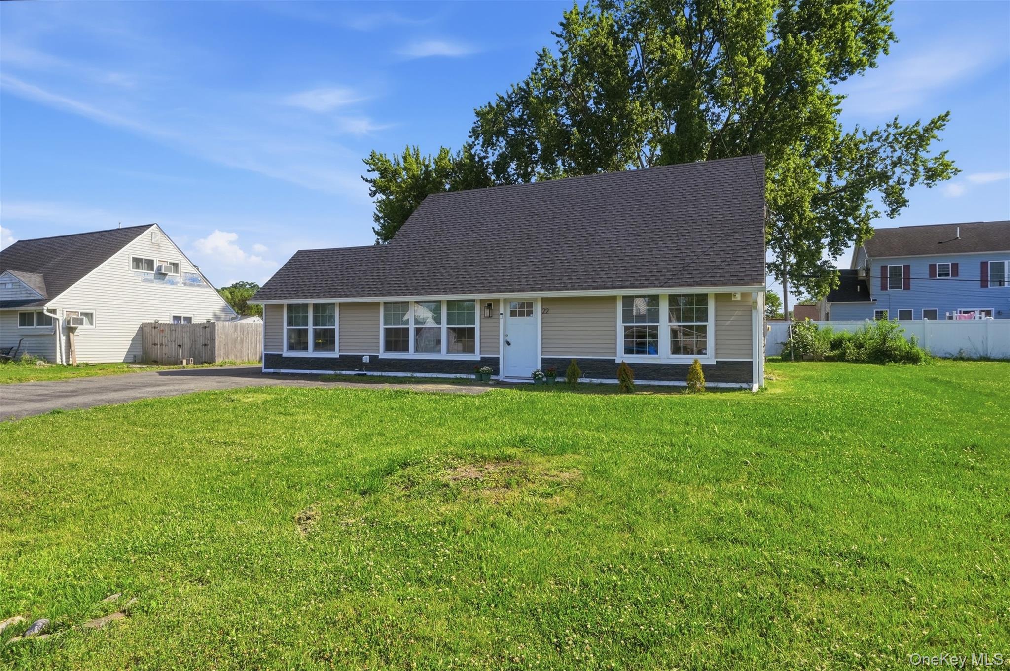 22 Jumping Brook Lane – For Sale photo 2