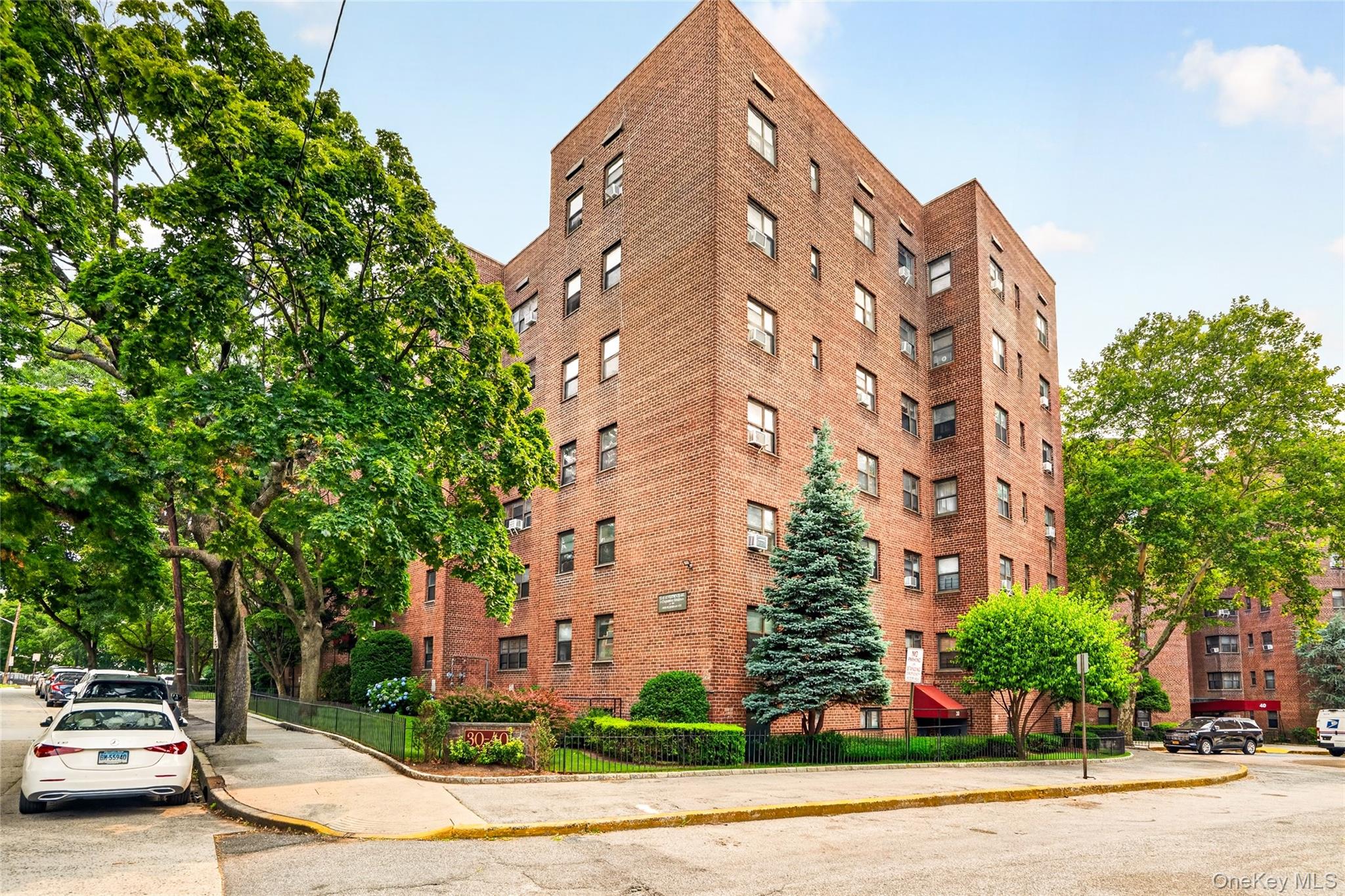 30 Fleetwood Avenue, Unit 4F