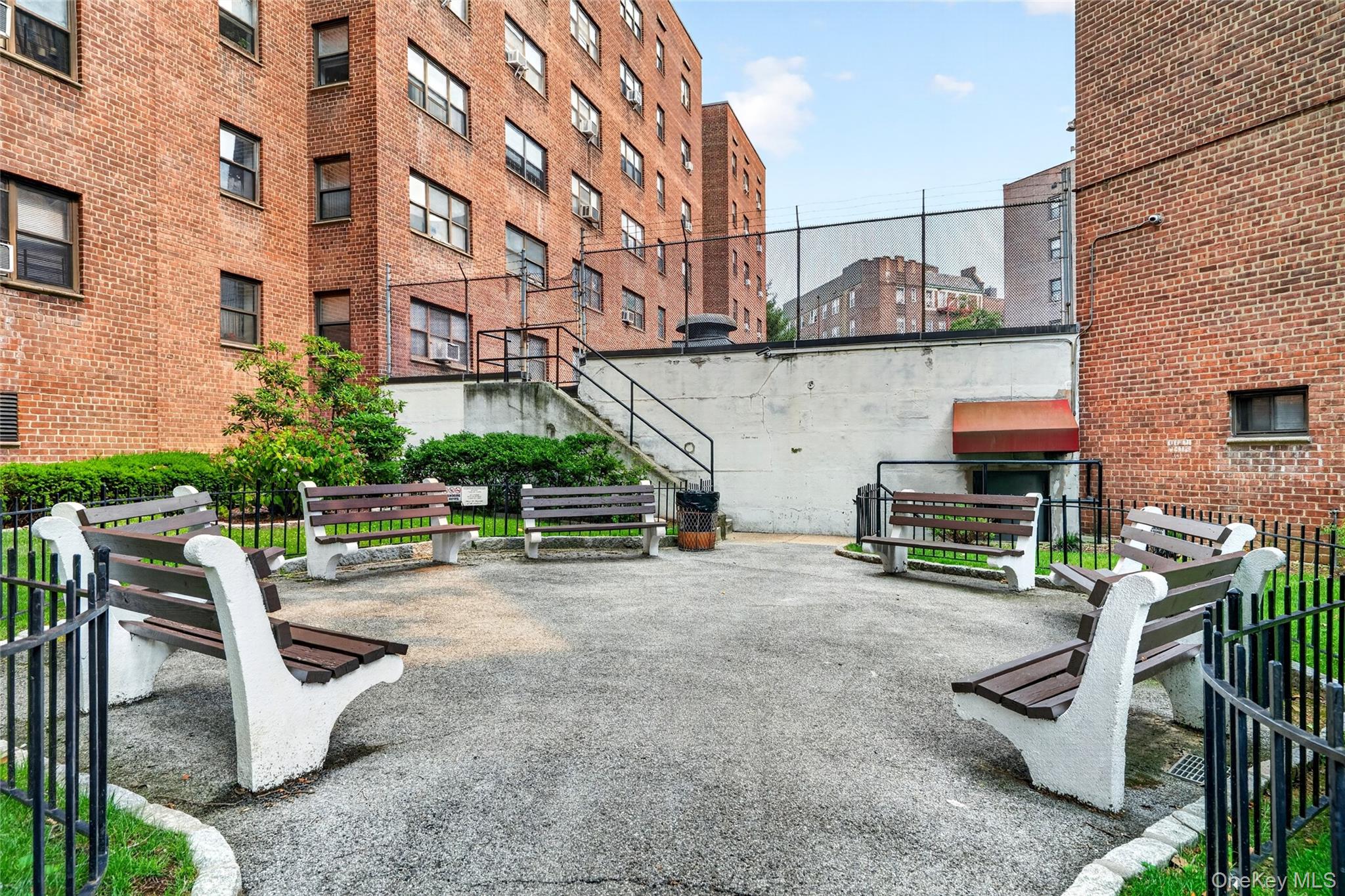 30 Fleetwood Avenue, Unit 4F photo 46