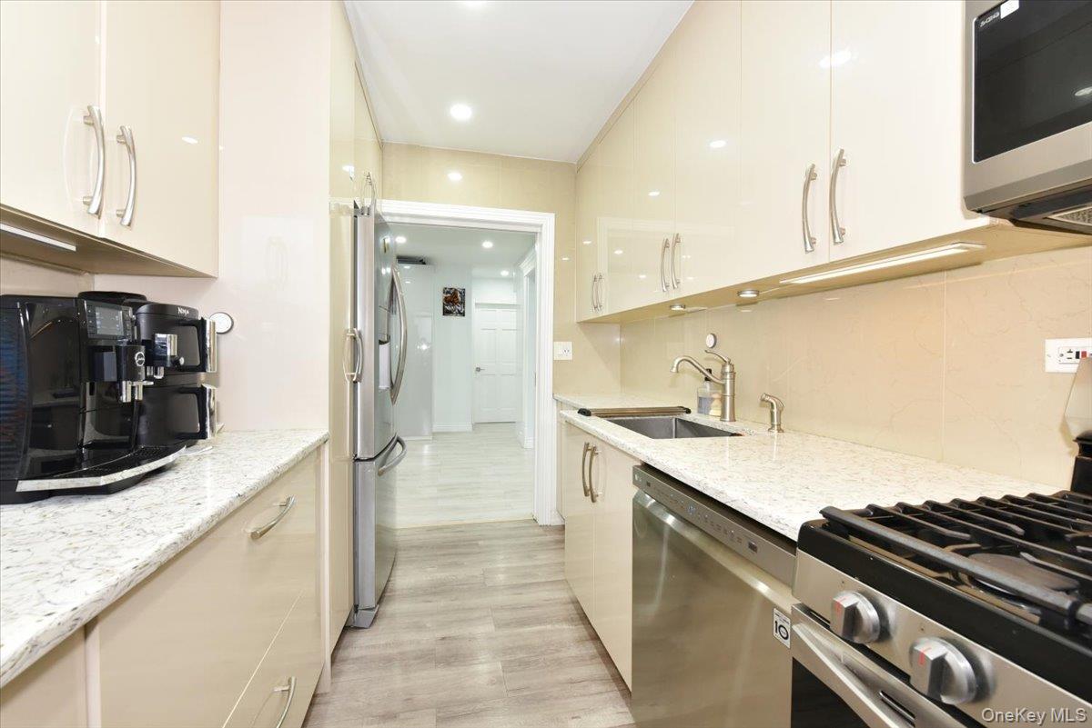 2680 E 19th Street, Unit 2S photo 18