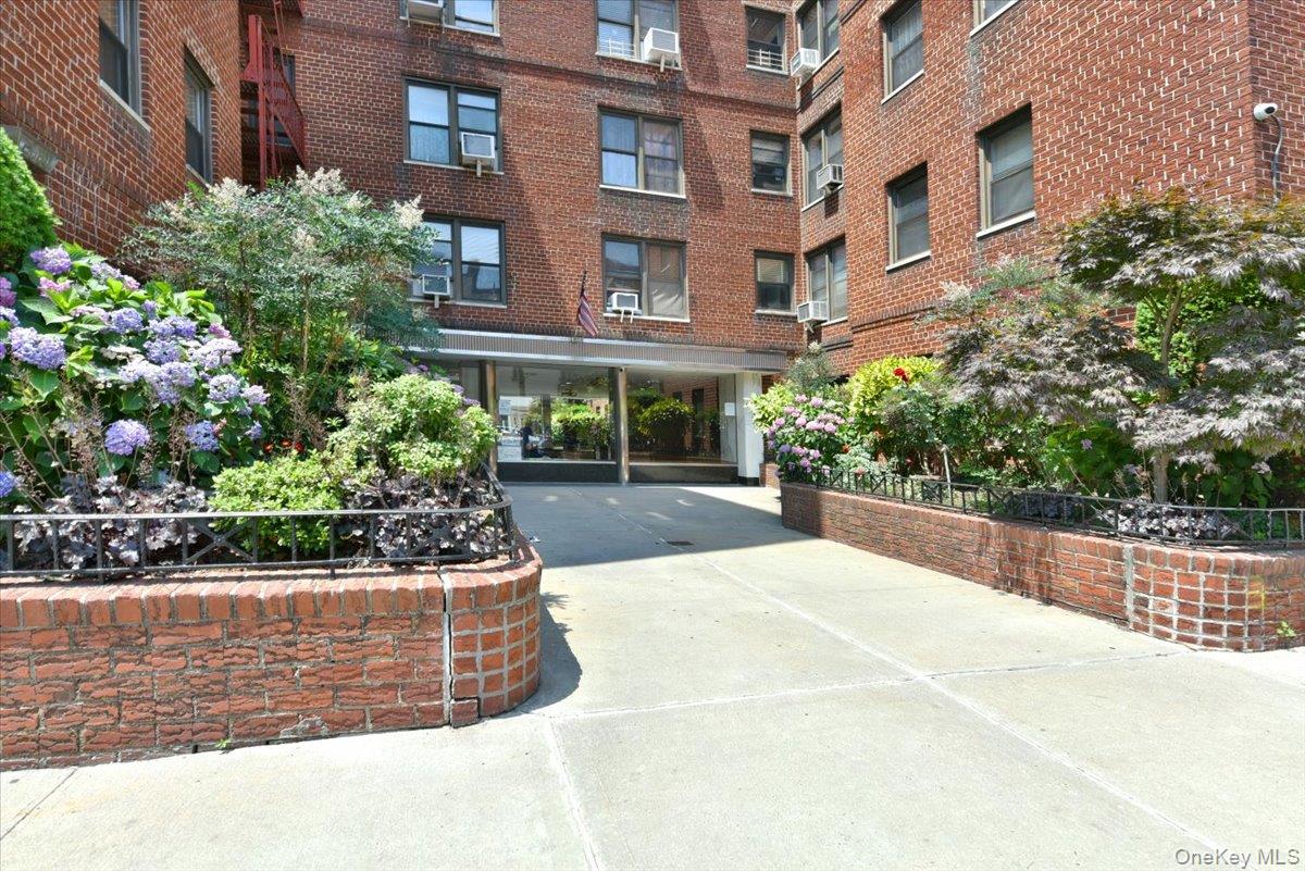 2680 E 19th Street, Unit 2S photo 2