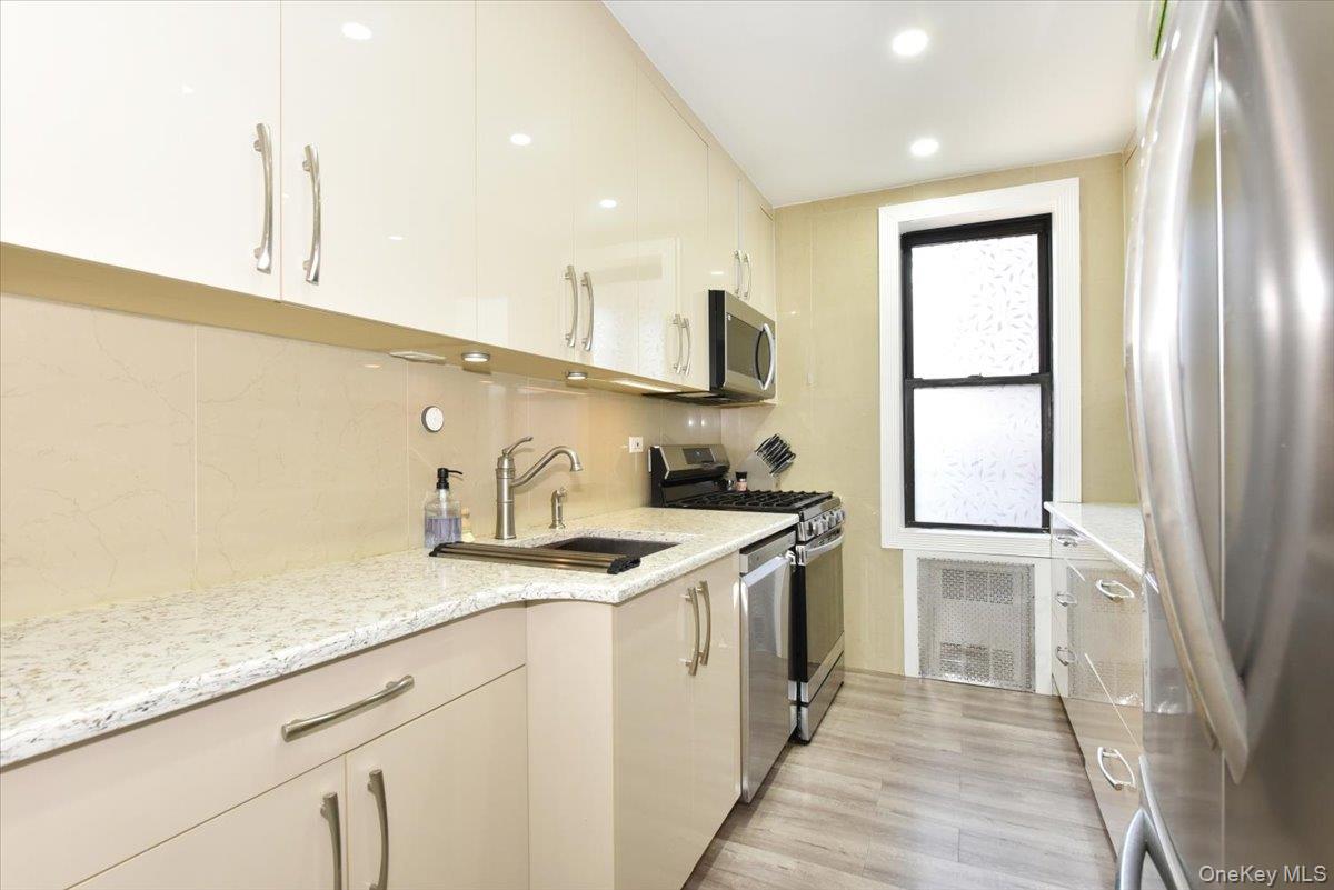 2680 E 19th Street, Unit 2S photo 20