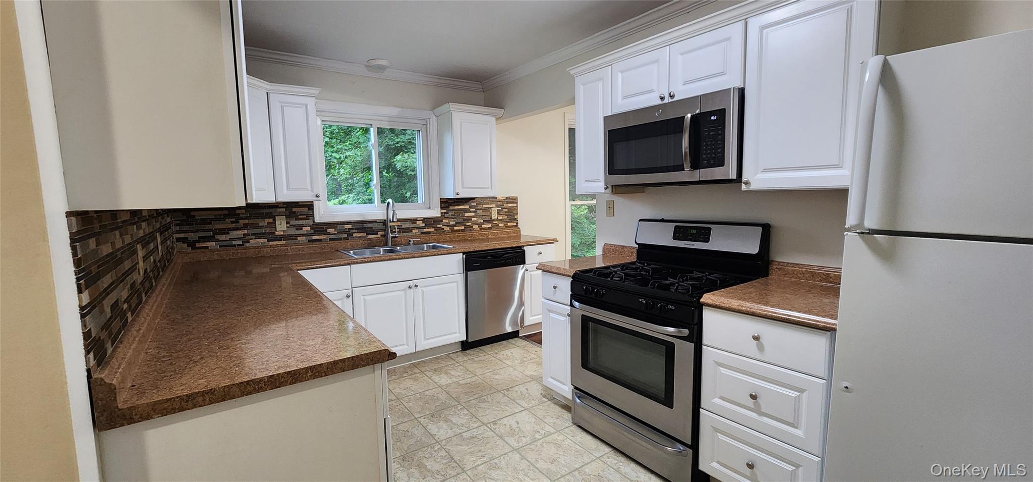 48 Gleason Boulevard – For Sale photo 5
