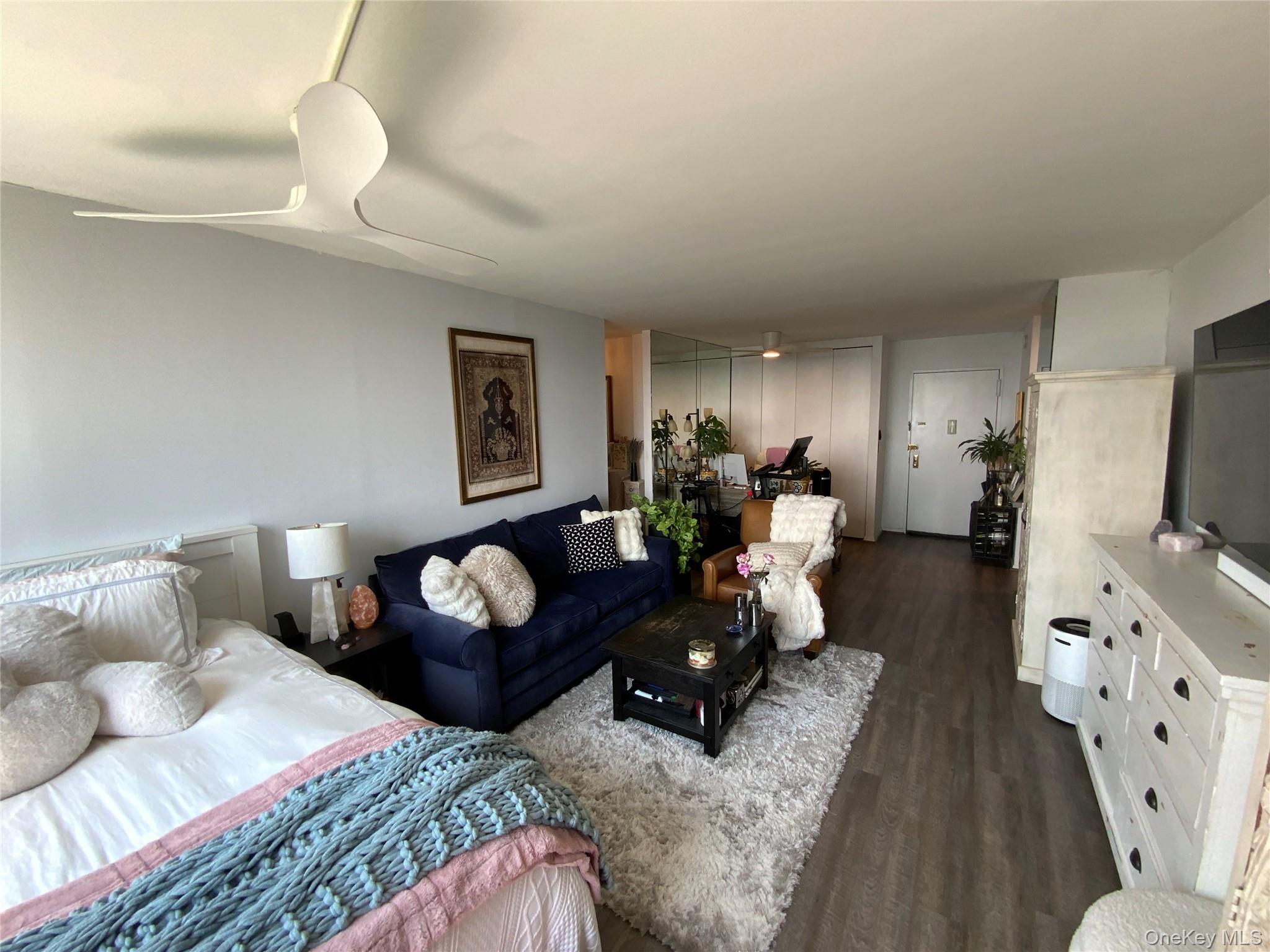 26910 Grand Central Parkway, Unit 31C photo 7