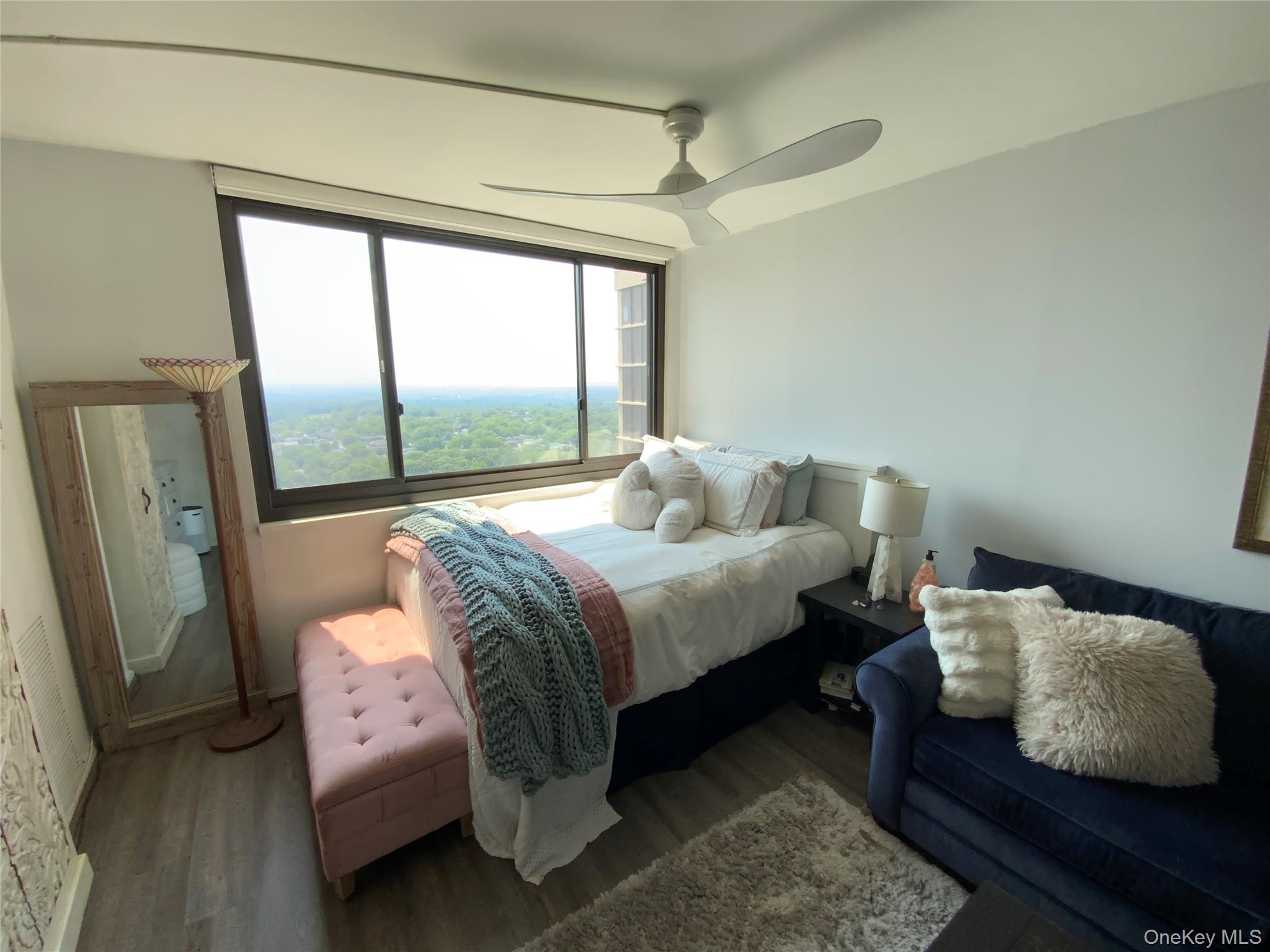 26910 Grand Central Parkway, Unit 31C photo 6