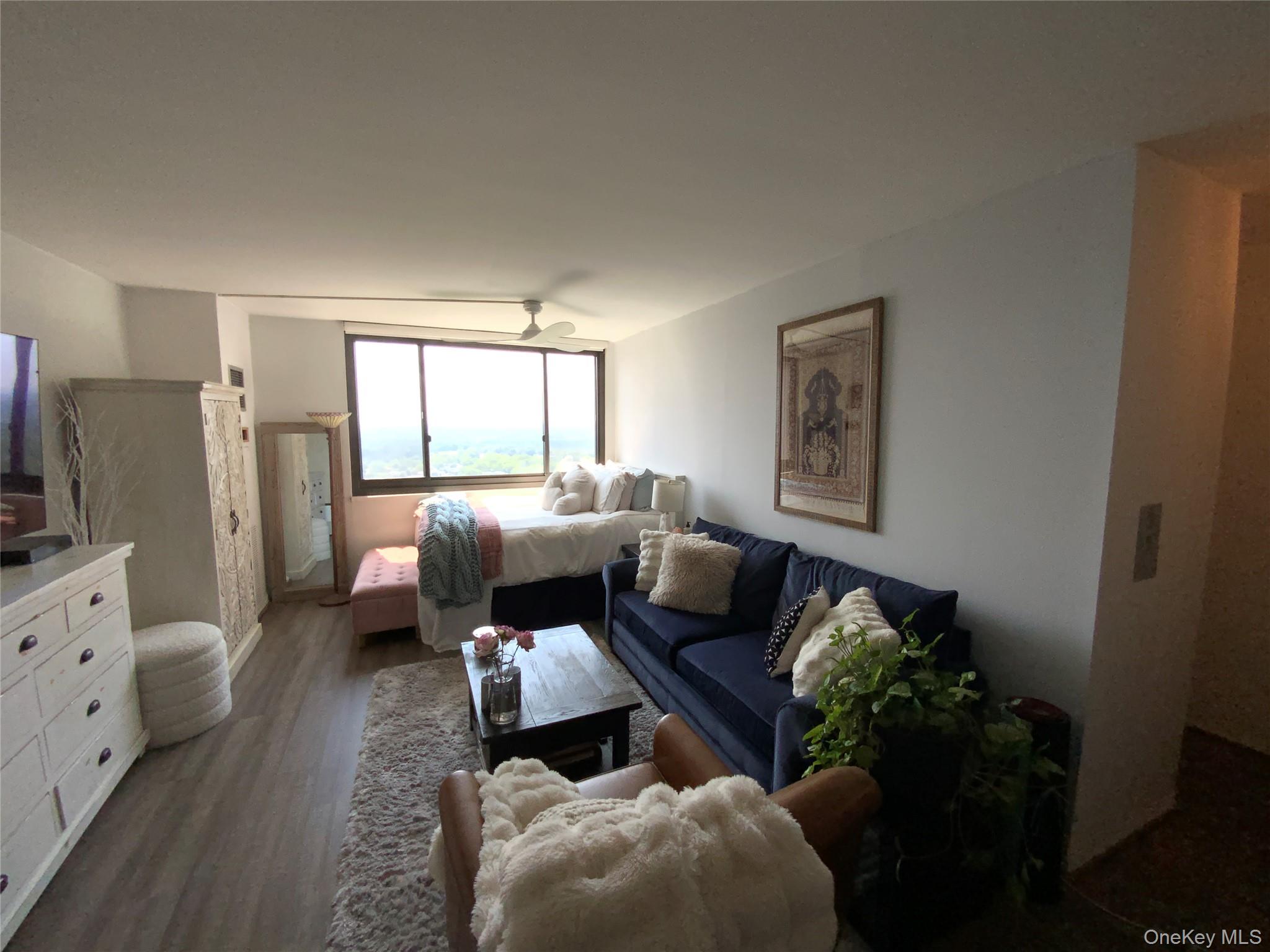 26910 Grand Central Parkway, Unit 31C photo 5