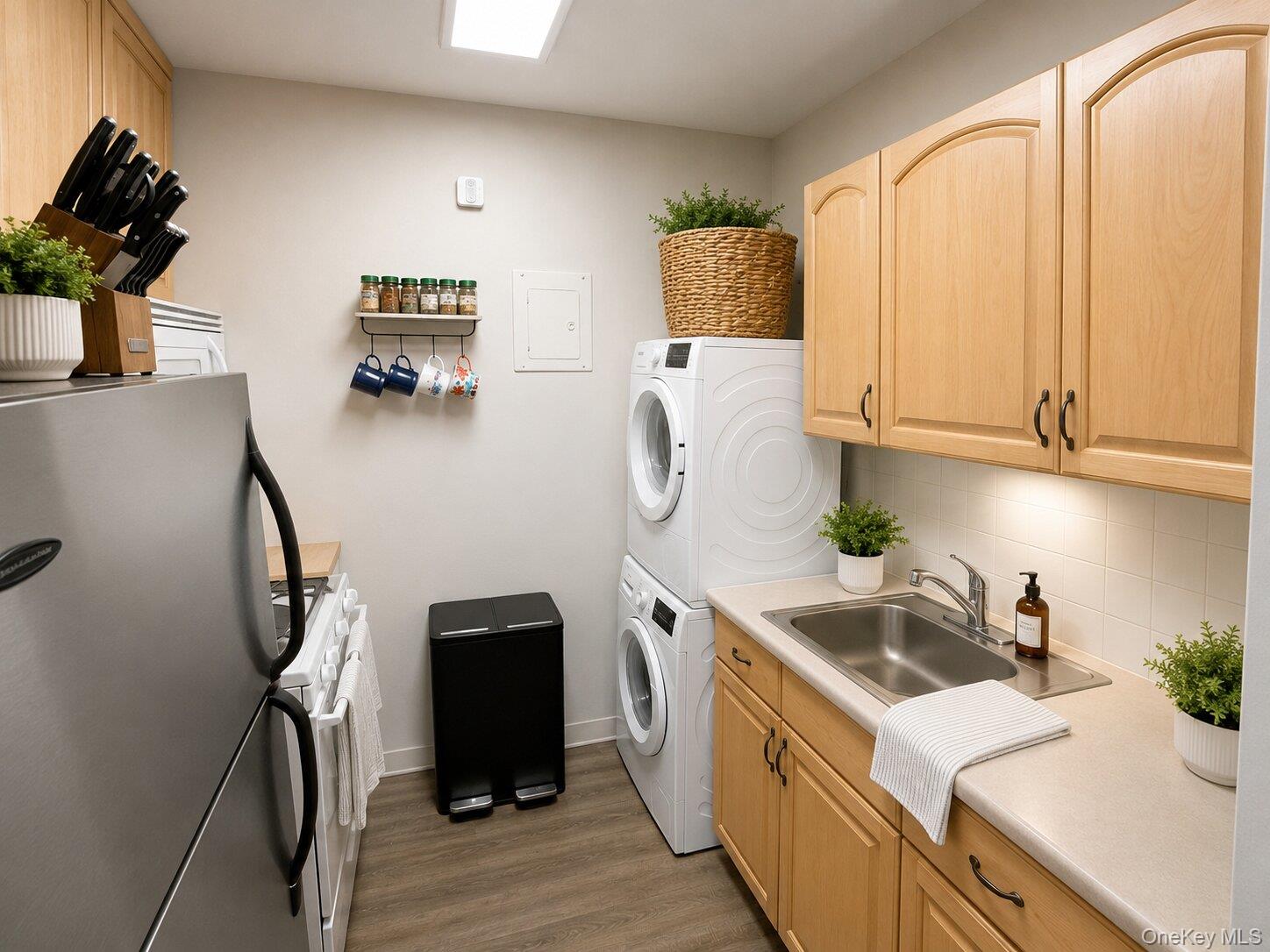 26910 Grand Central Parkway, Unit 31C photo 9