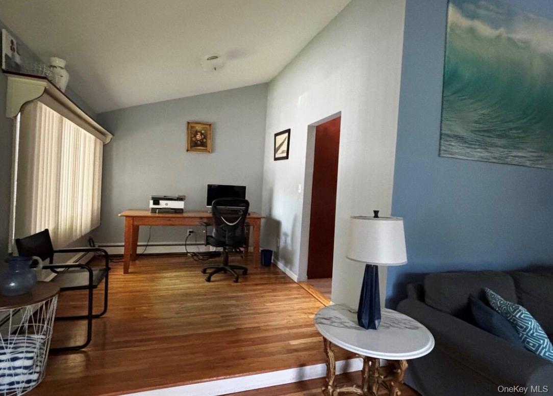 17 Columbine Avenue S – For Rent photo 15