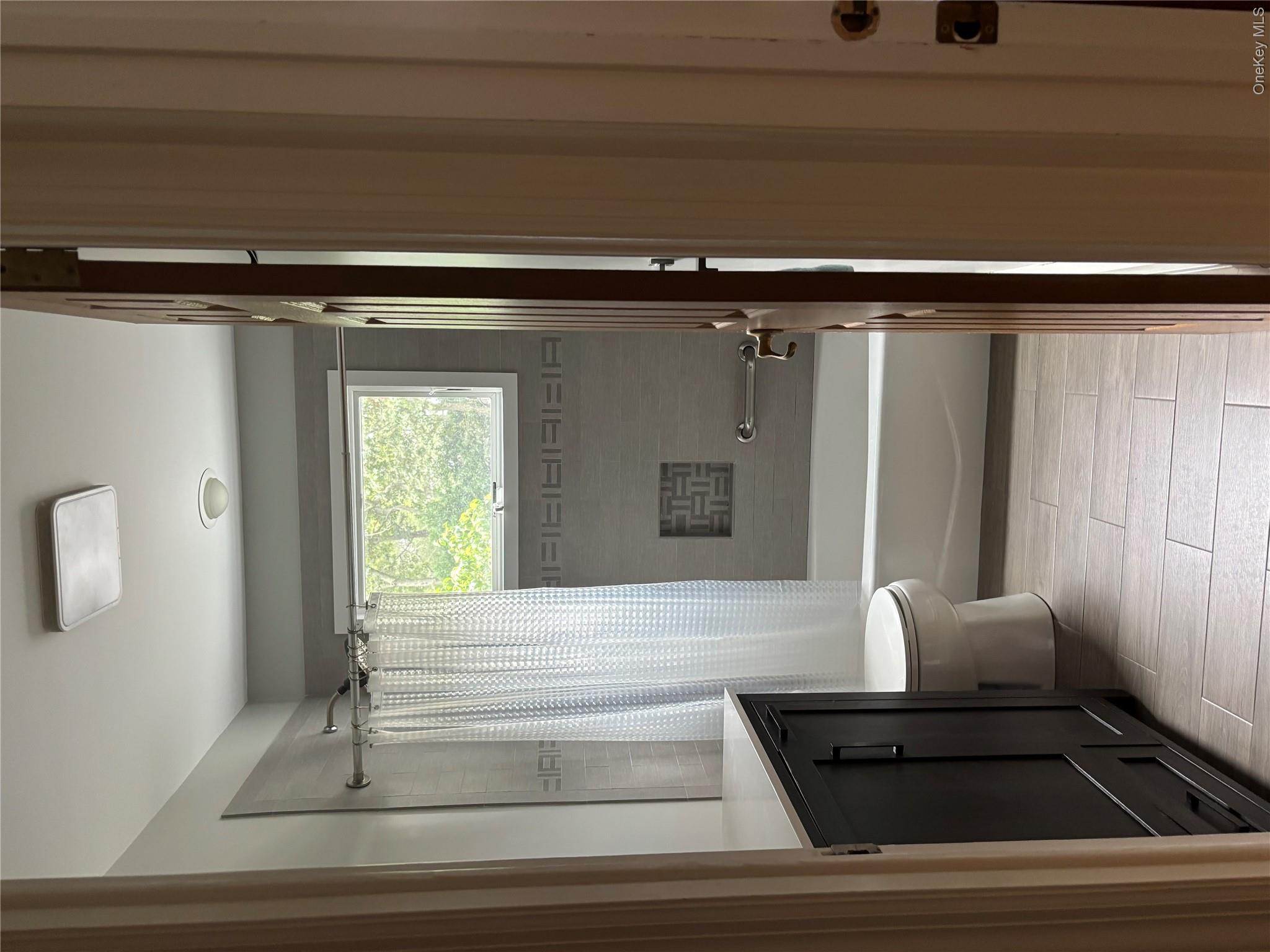17 Columbine Avenue S – For Rent photo 21