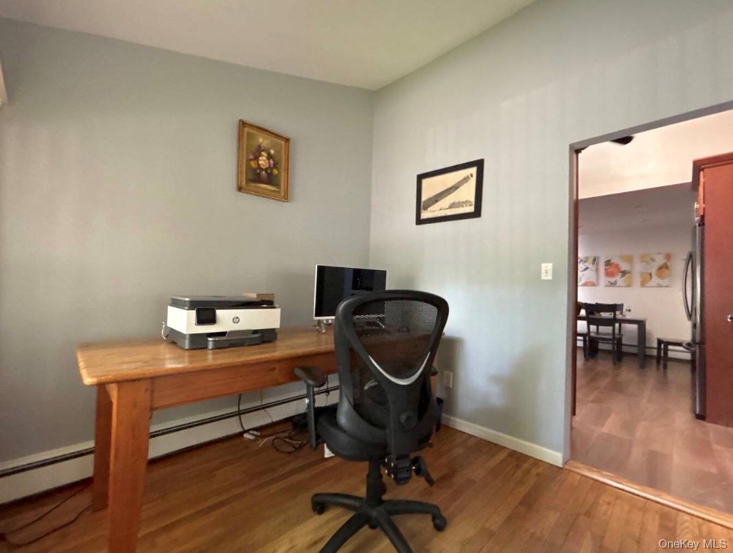 17 Columbine Avenue S – For Rent photo 14