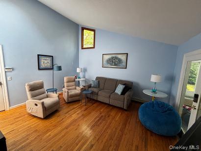 17 Columbine Avenue S – For Rent photo 7