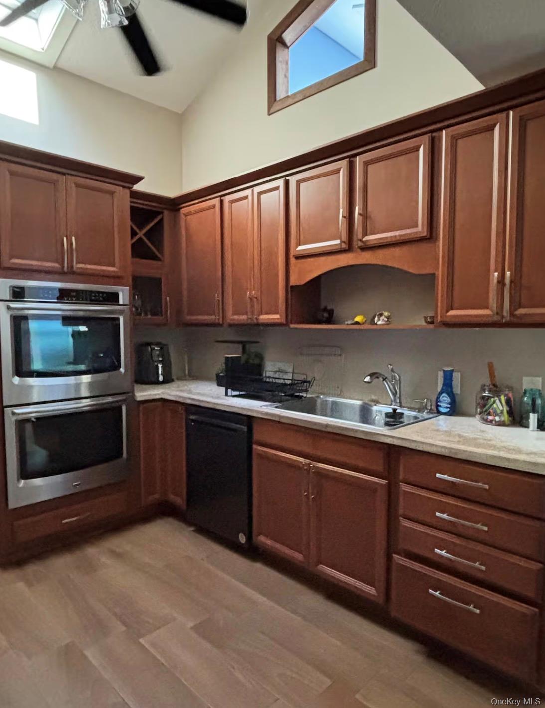 17 Columbine Avenue S – For Rent photo 13