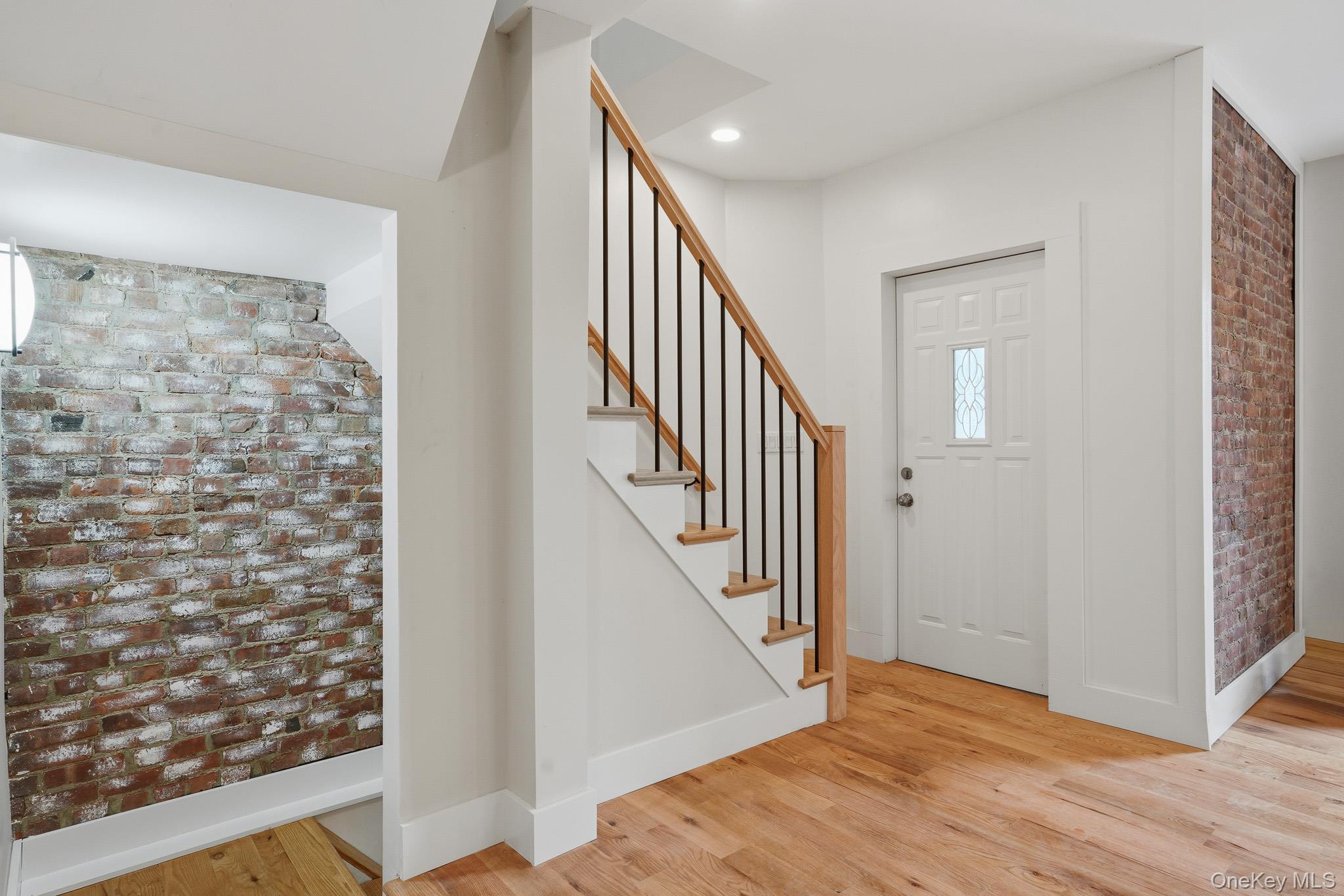10 Robinson Street – For Sale photo 4