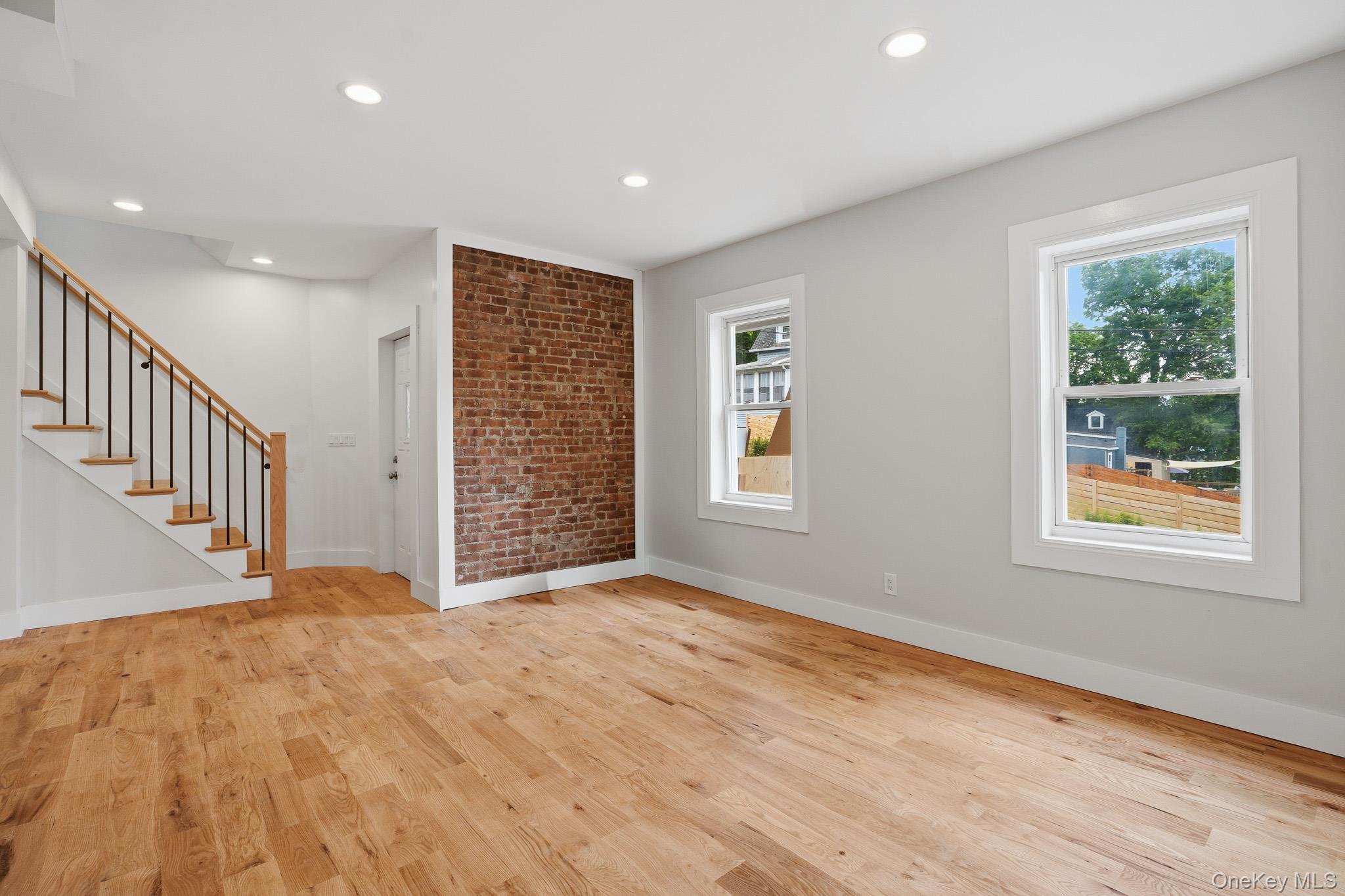 10 Robinson Street – For Sale photo 10