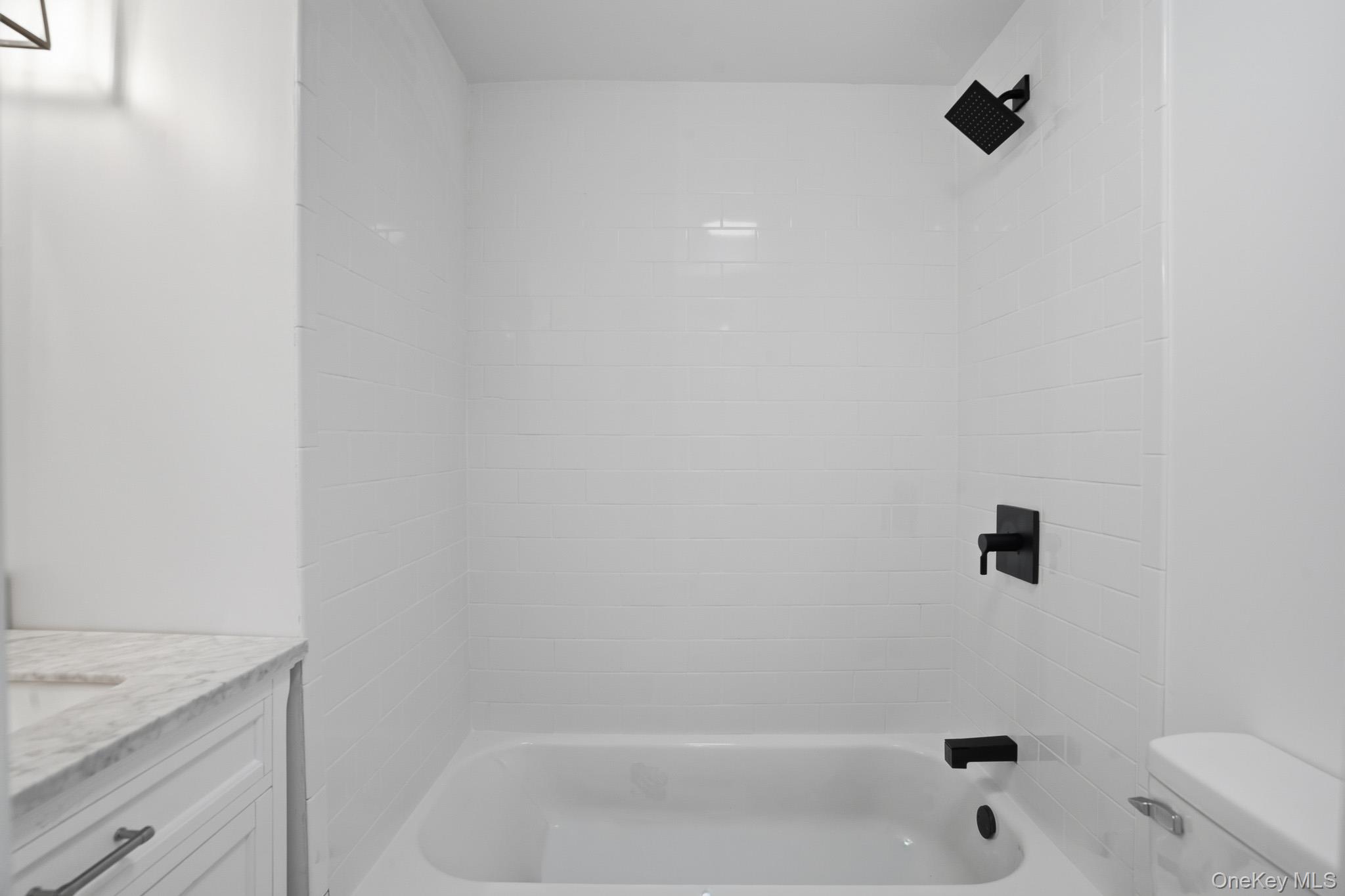 10 Robinson Street – For Sale photo 27