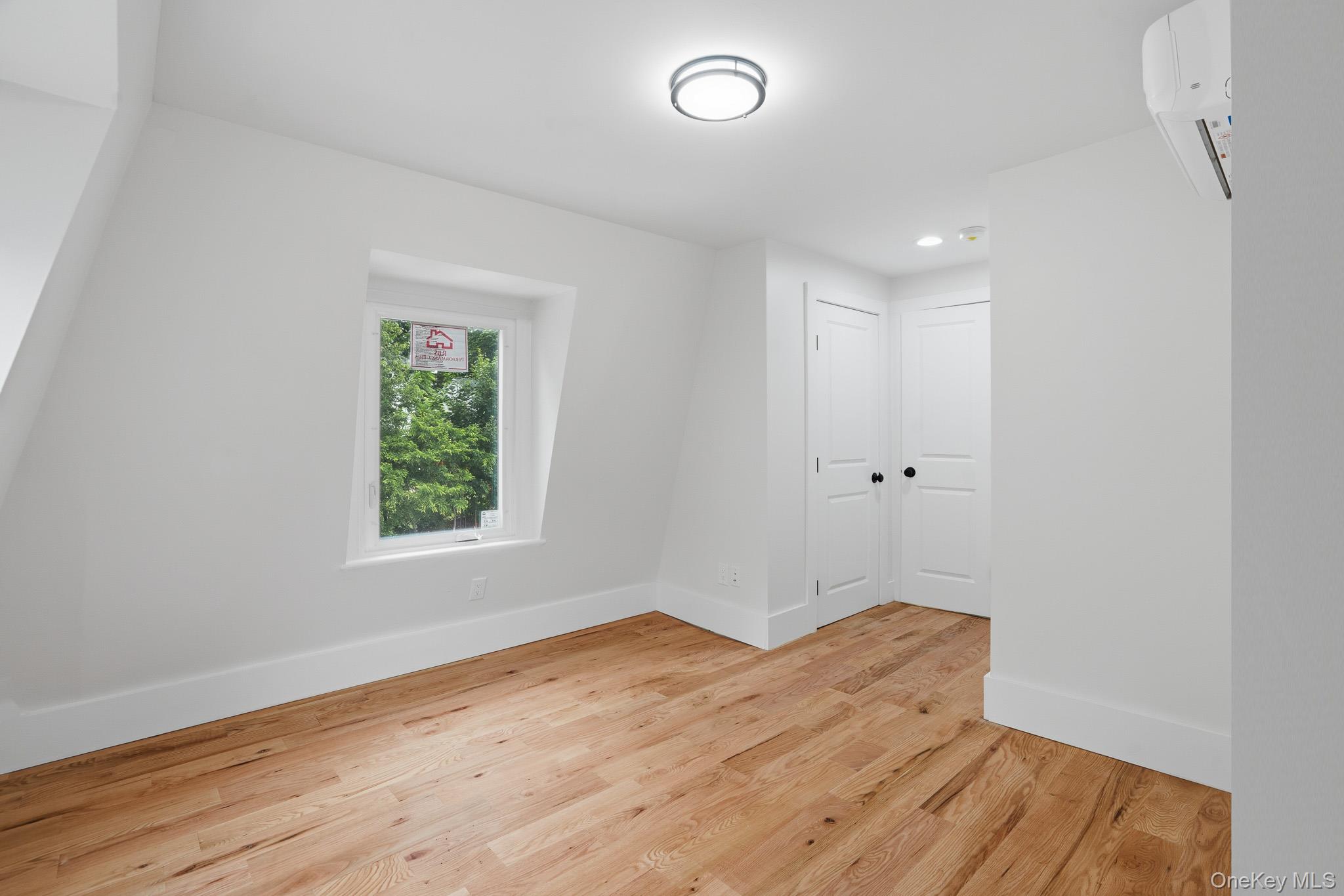 10 Robinson Street – For Sale photo 25