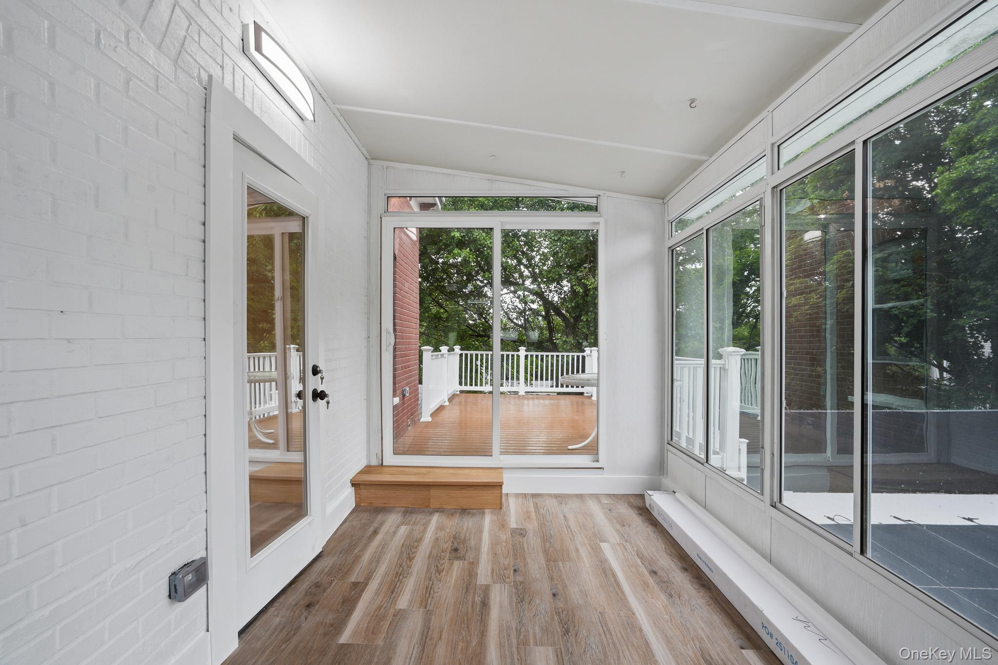 10 Robinson Street – For Sale photo 35
