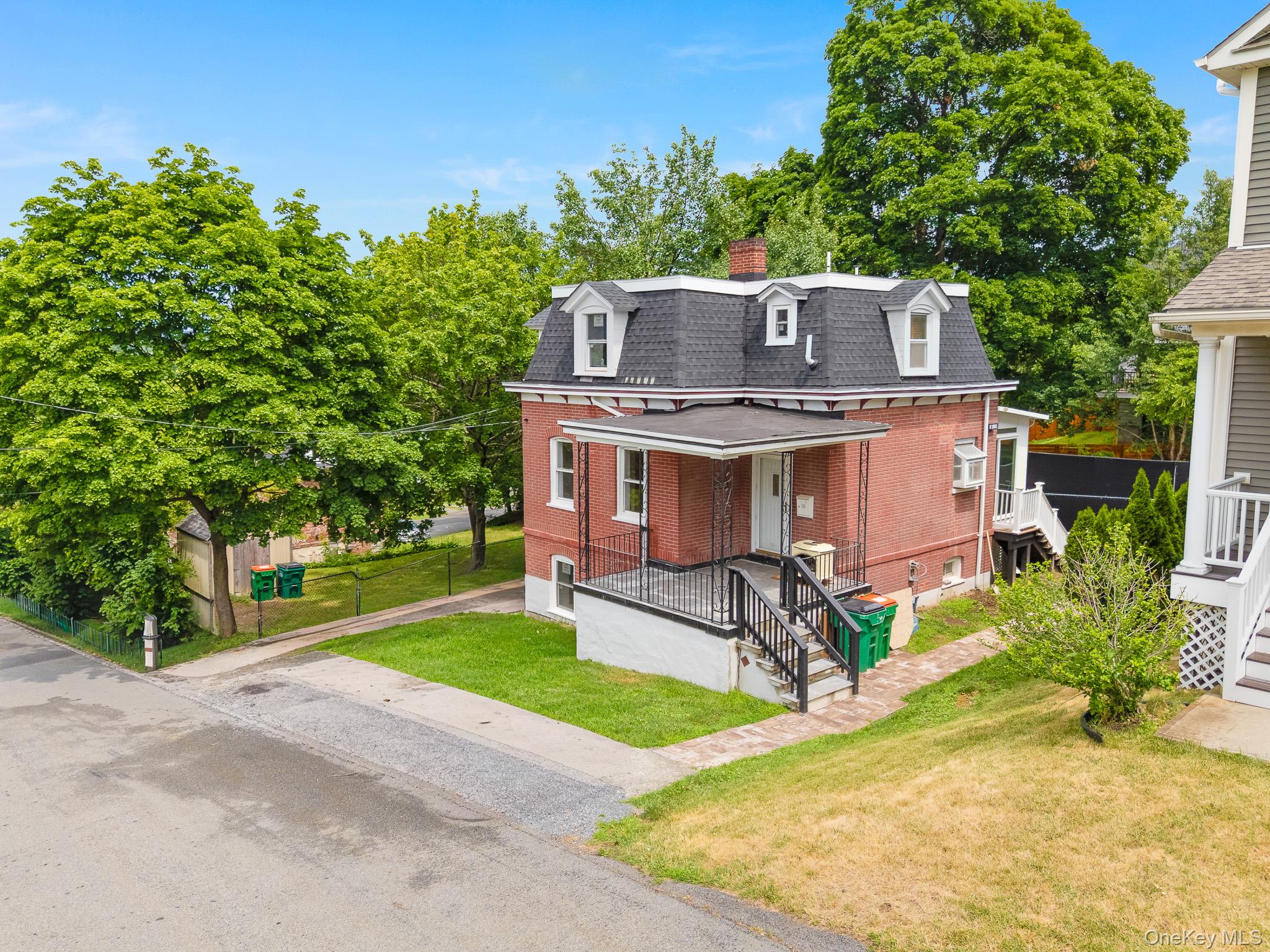 10 Robinson Street – For Sale photo 2