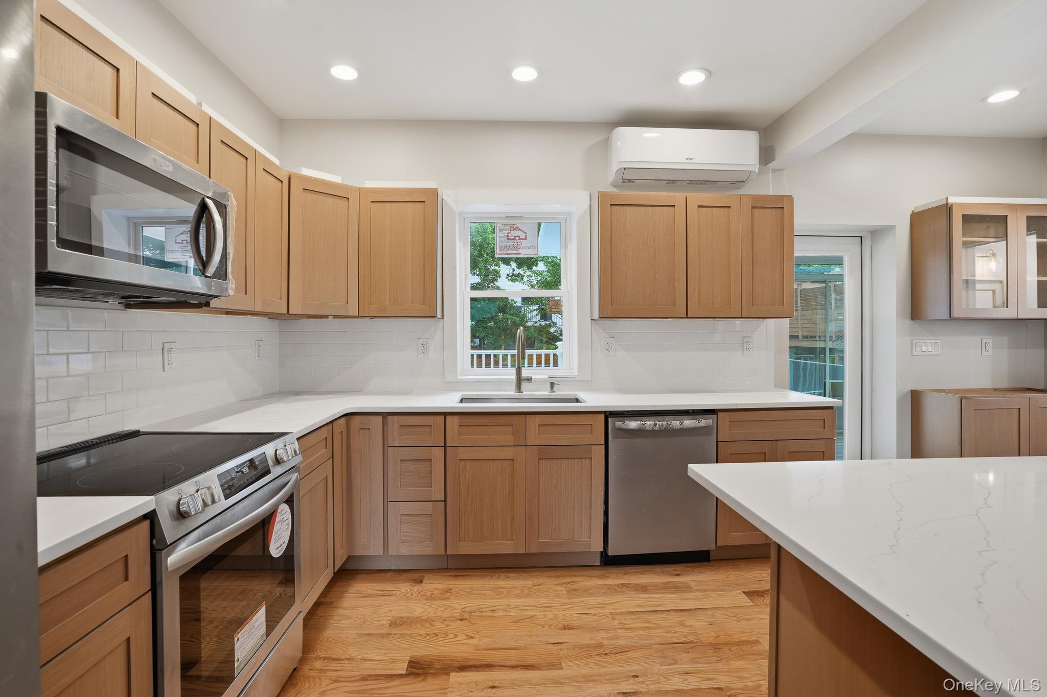 10 Robinson Street – For Sale photo 16