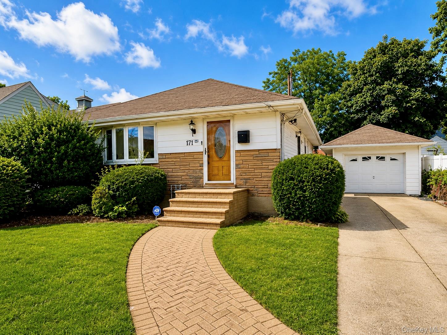 171 Allen Street – For Sale