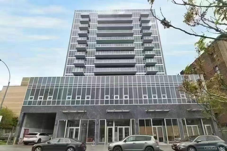 4162 Bowne Street, Unit 14E