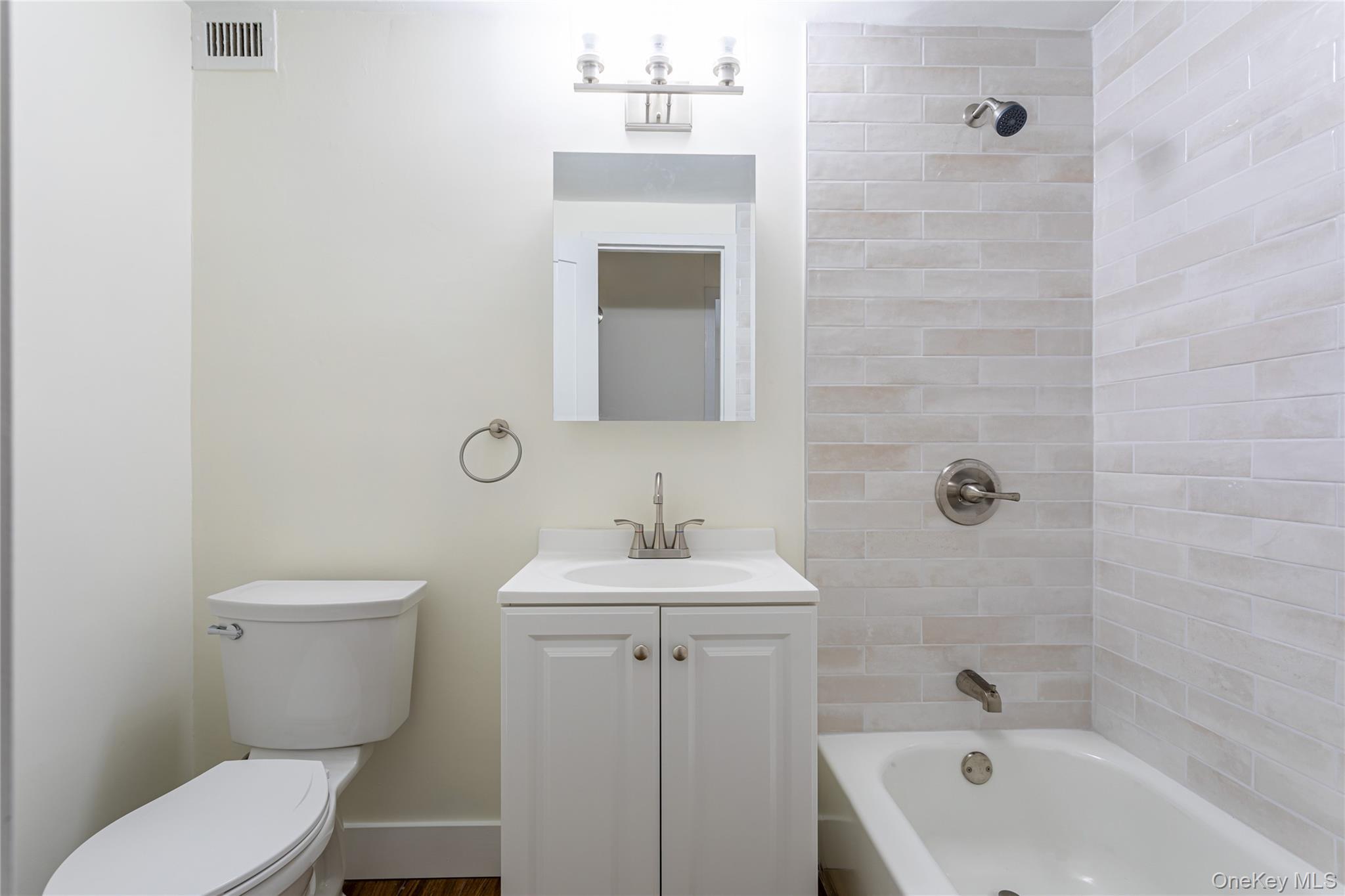 6 Fordham Hill Oval, Unit 2G photo 16