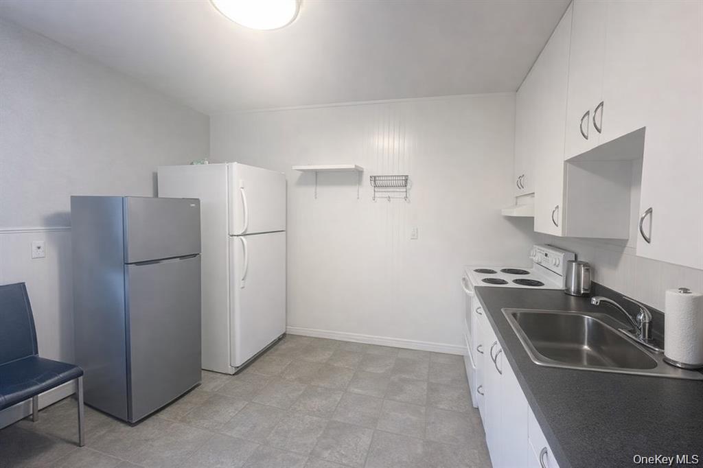 187 Horseblock Road – For Sale photo 8