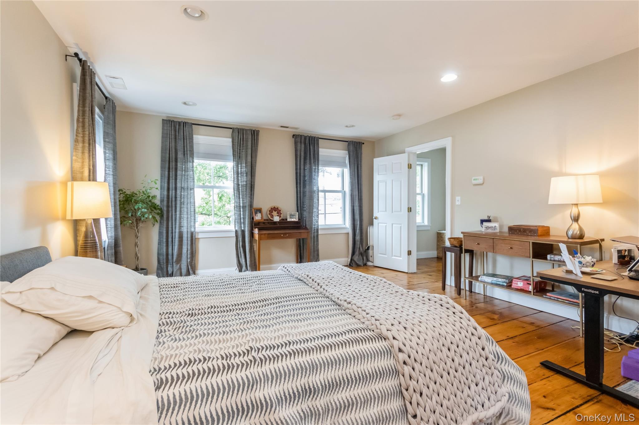 120 Verplanck Avenue – For Rent photo 17