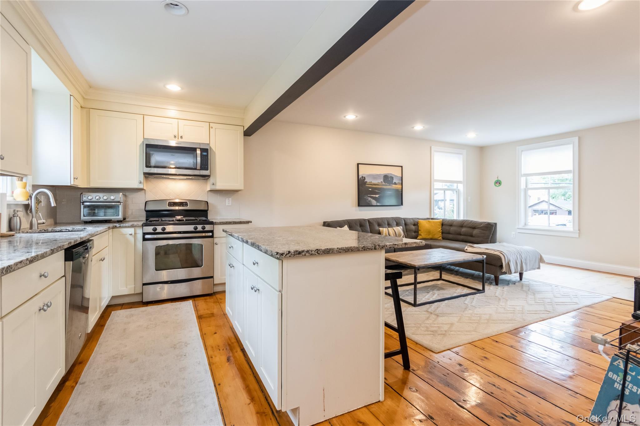 120 Verplanck Avenue – For Rent photo 9