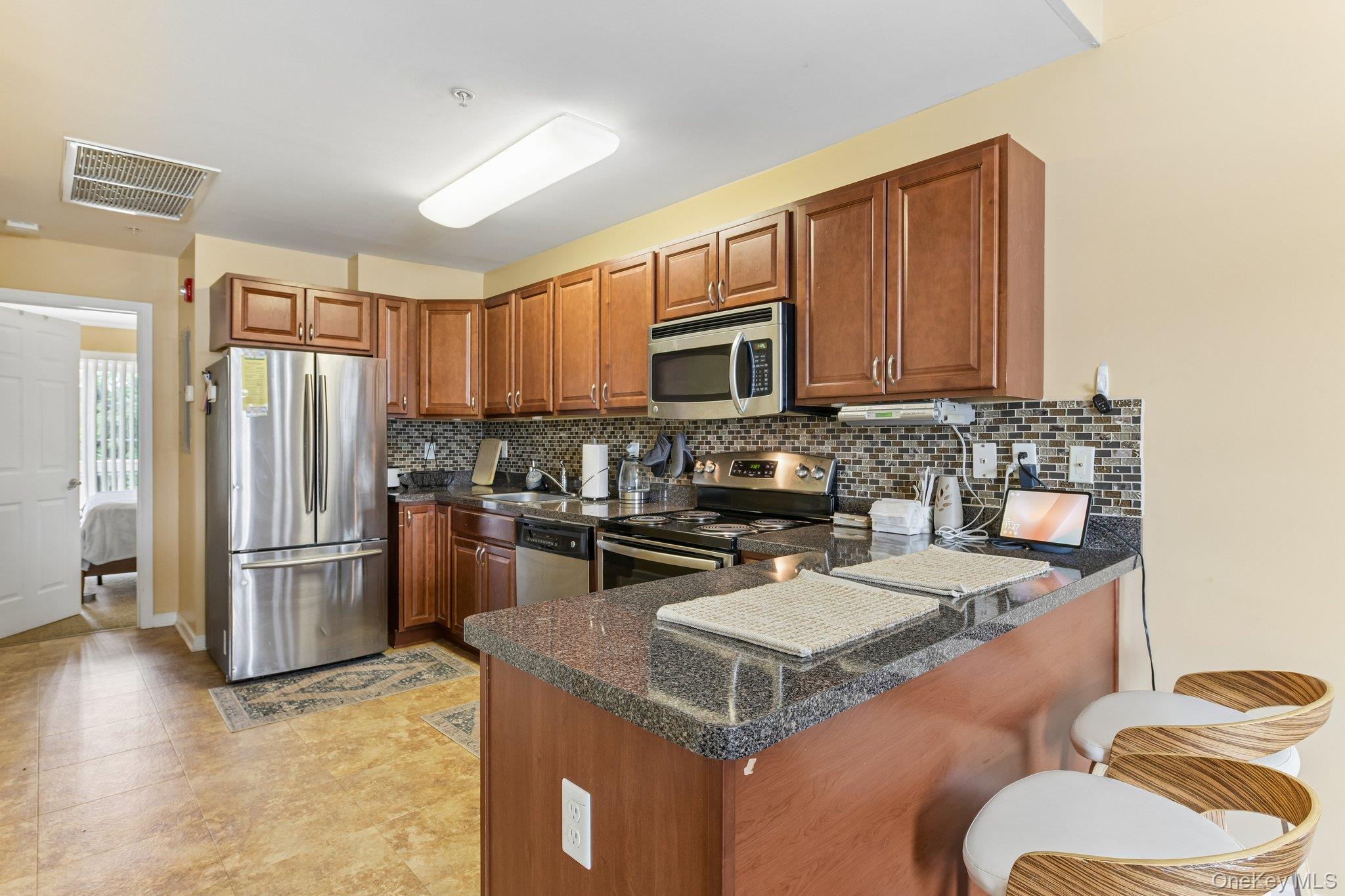1120 Willow Lane – For Sale photo 6