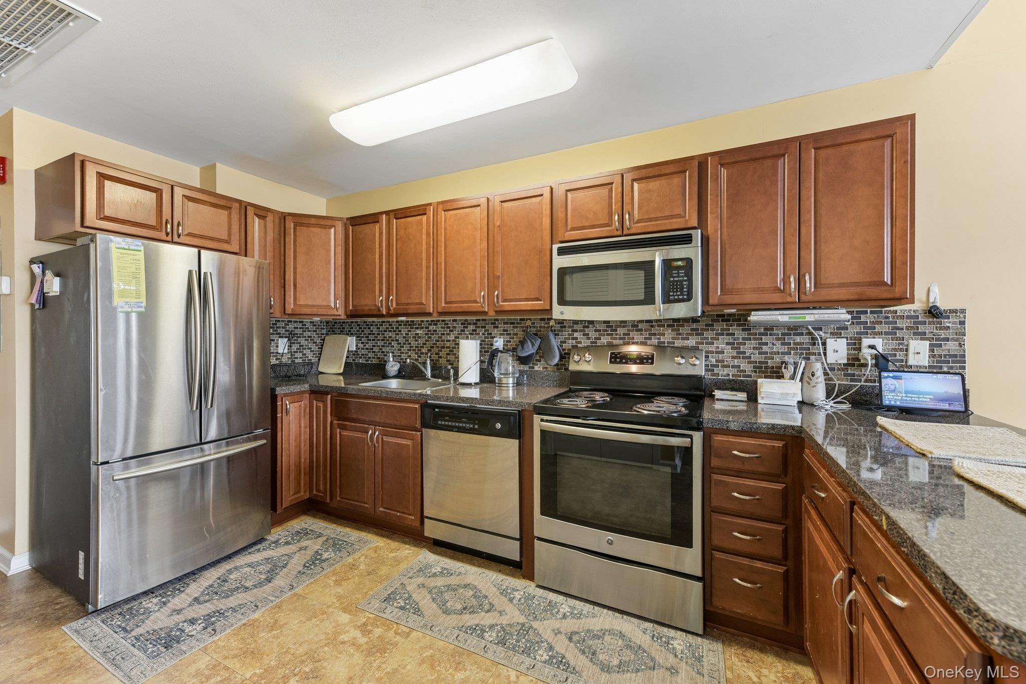 1120 Willow Lane – For Sale photo 7