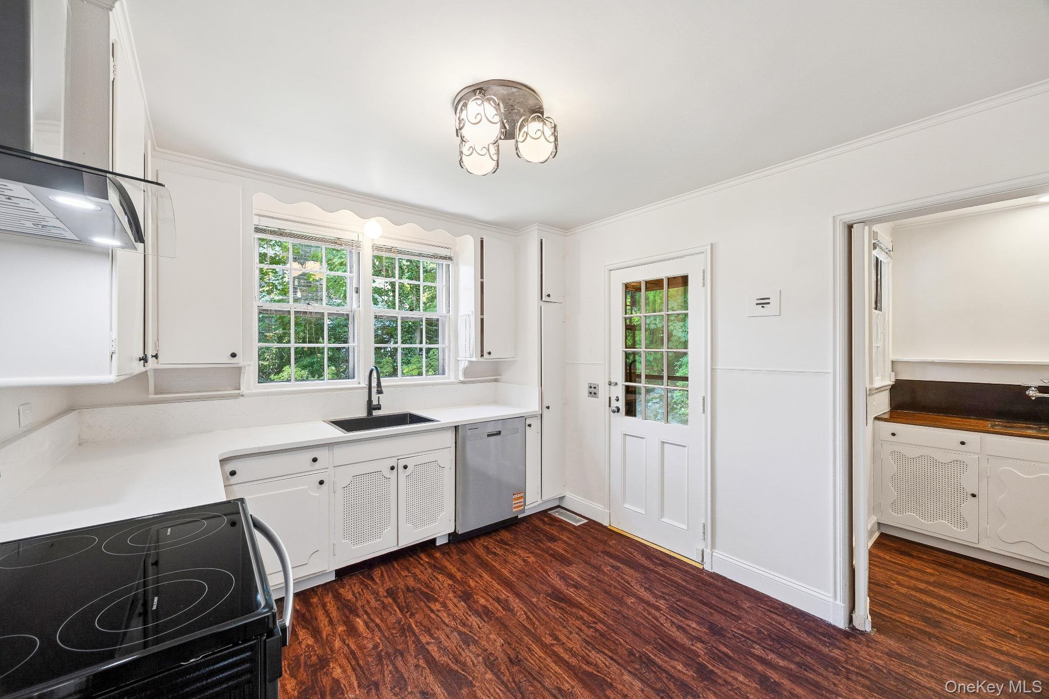 6 Fox Meadow Road – For Rent photo 5
