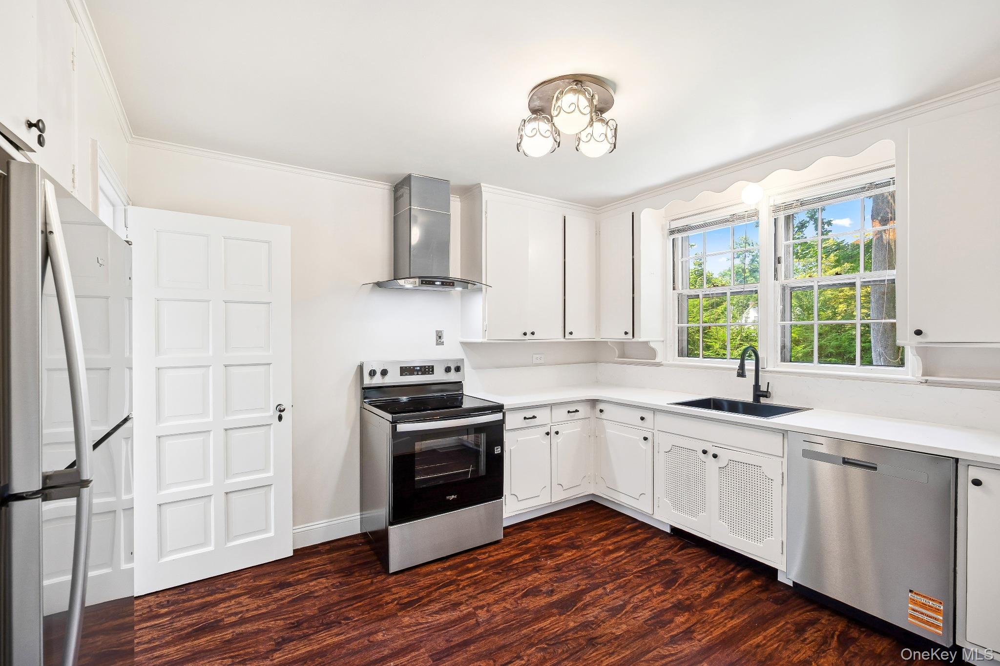 6 Fox Meadow Road – For Rent photo 4