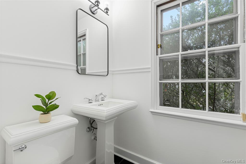 6 Fox Meadow Road – For Rent photo 8