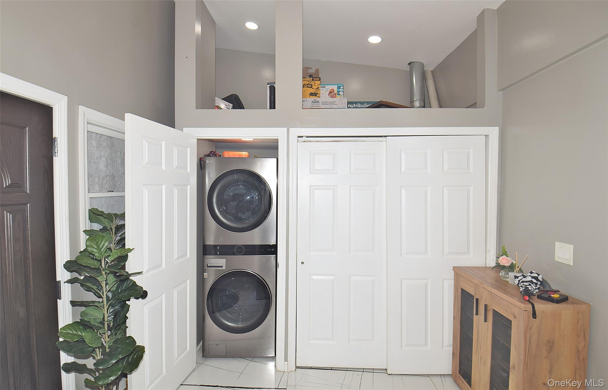 32 W Cabot Lane – For Sale photo 6