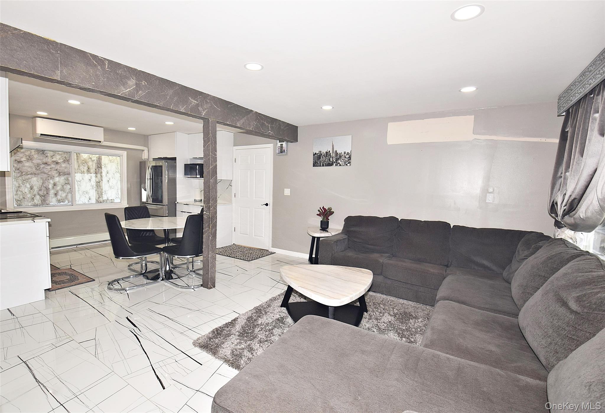 32 W Cabot Lane – For Sale photo 7