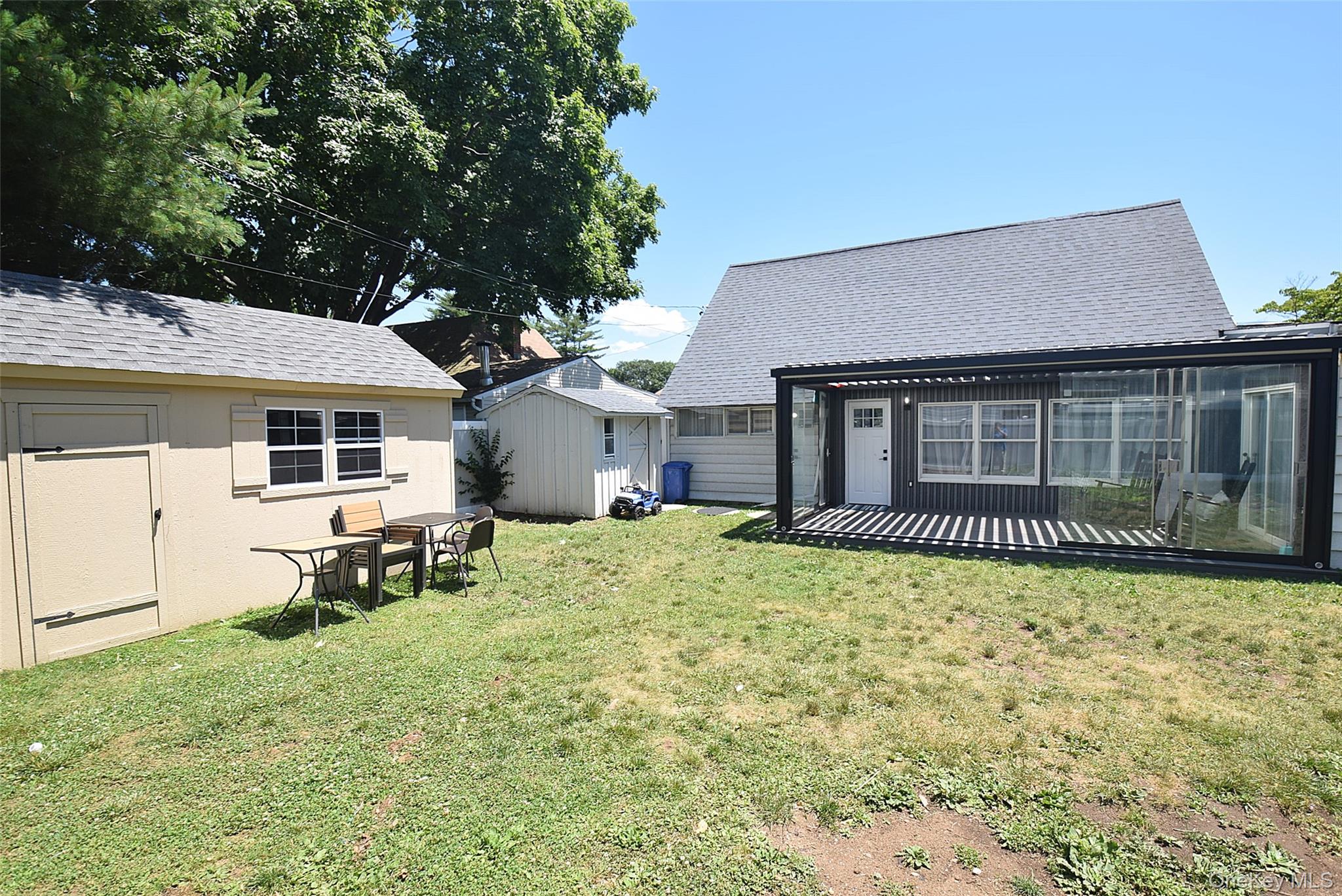 32 W Cabot Lane – For Sale photo 22