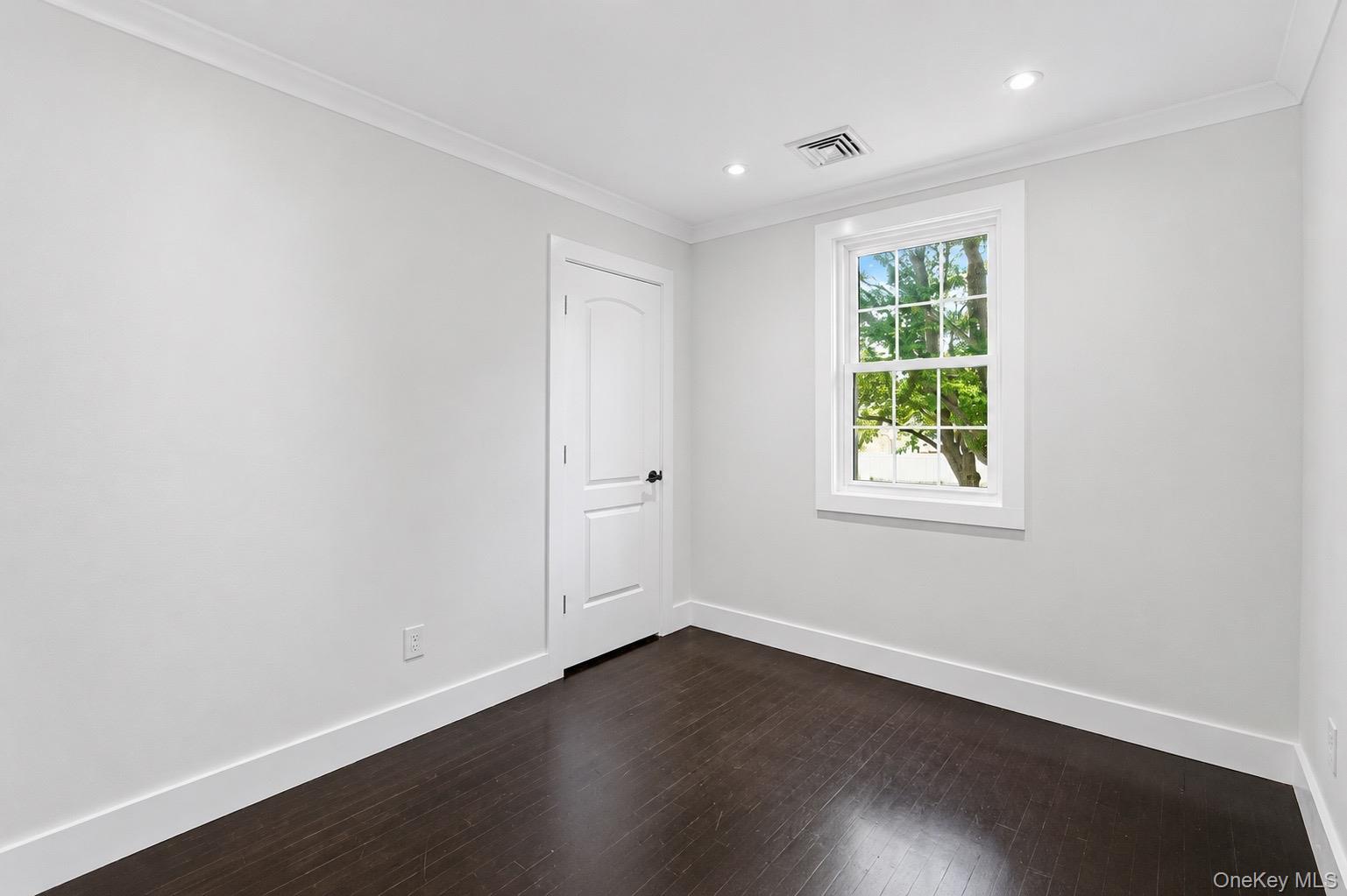 566 Locust Avenue – For Sale photo 6