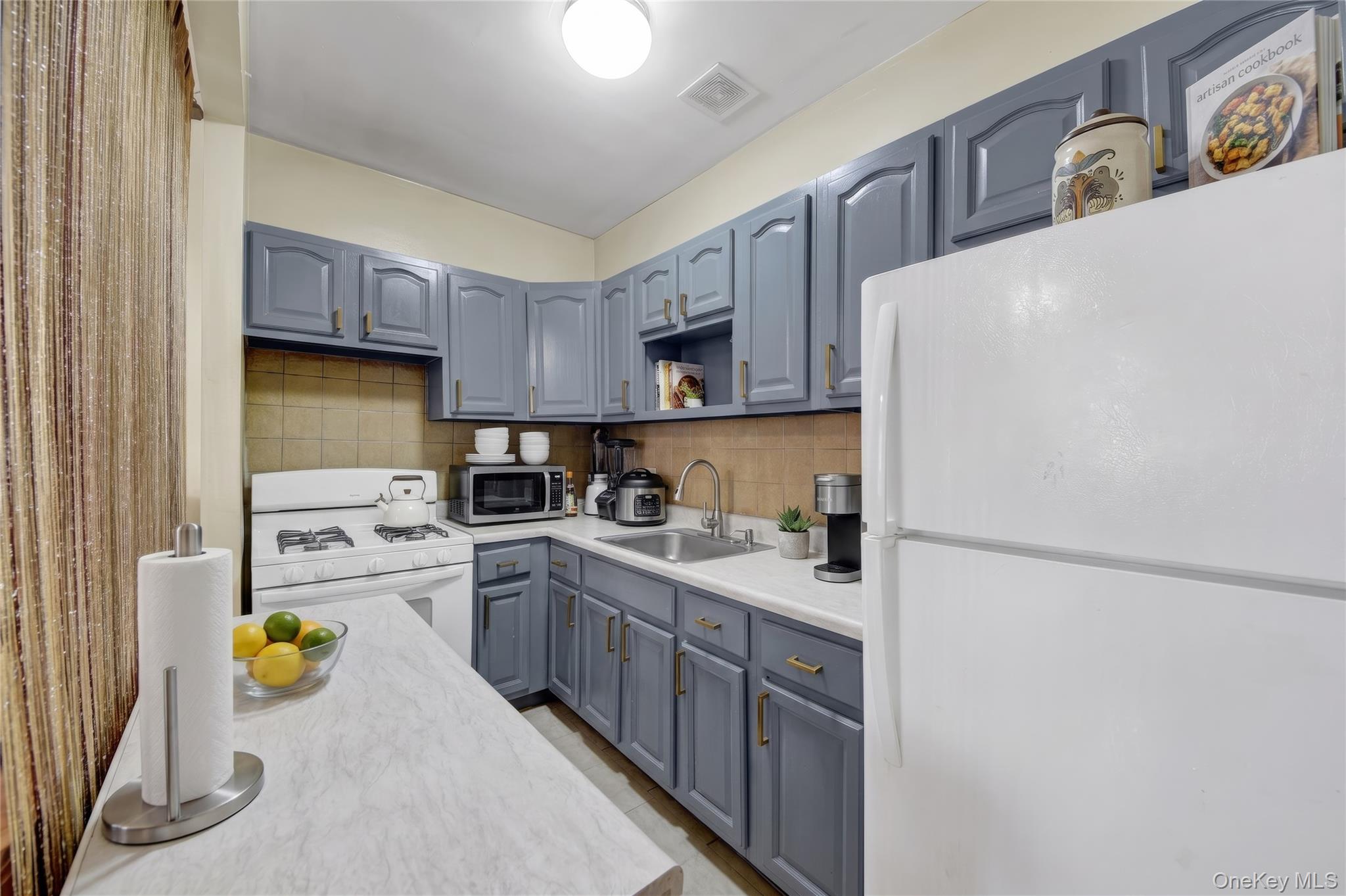 453 E 181 Street – For Sale photo 20