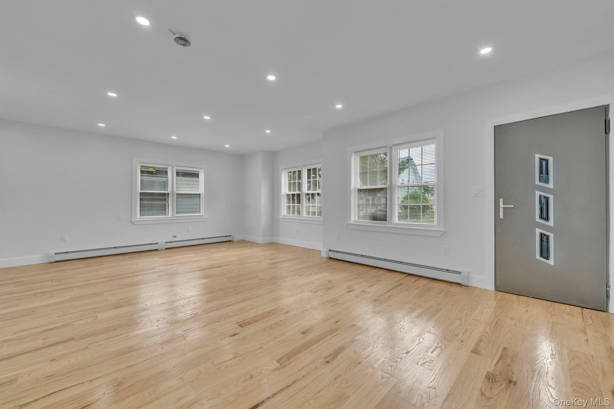161-32 119th Drive – For Sale photo 4