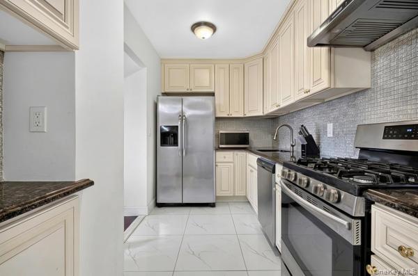 5-38 115th Street, Unit 538F photo 4