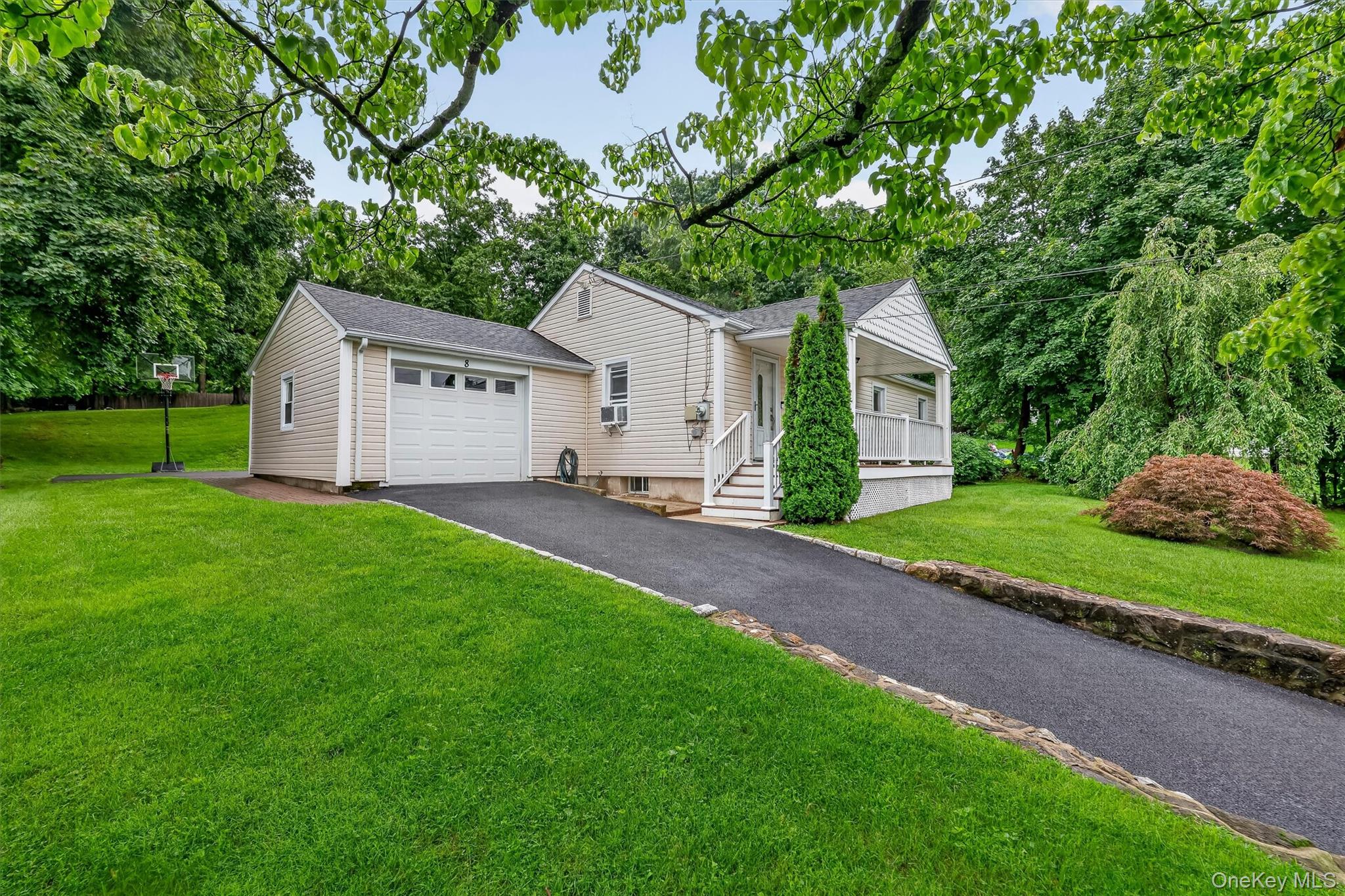 8 Durrin Avenue – For Sale photo 2