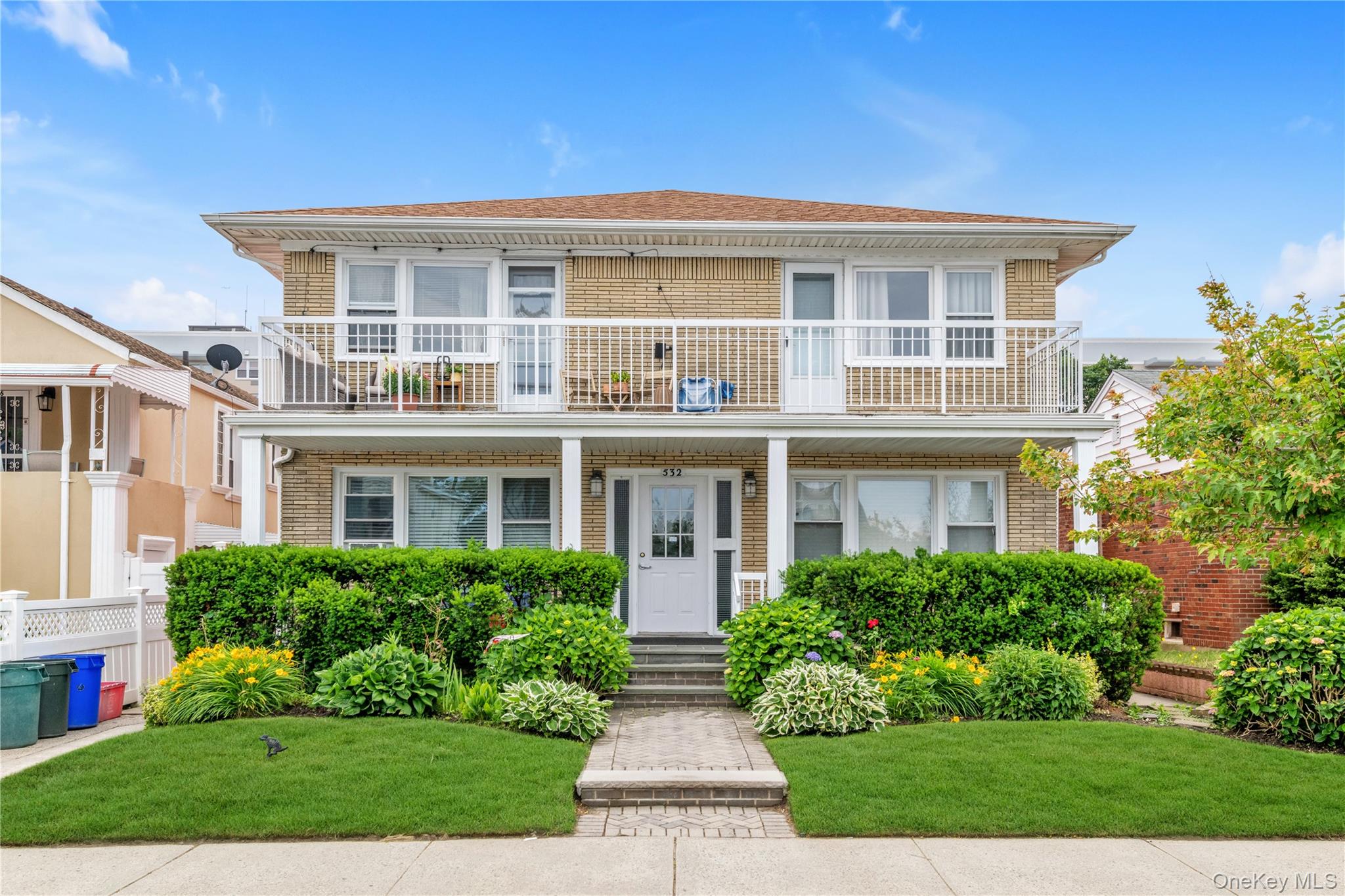 531 E Broadway – For Sale